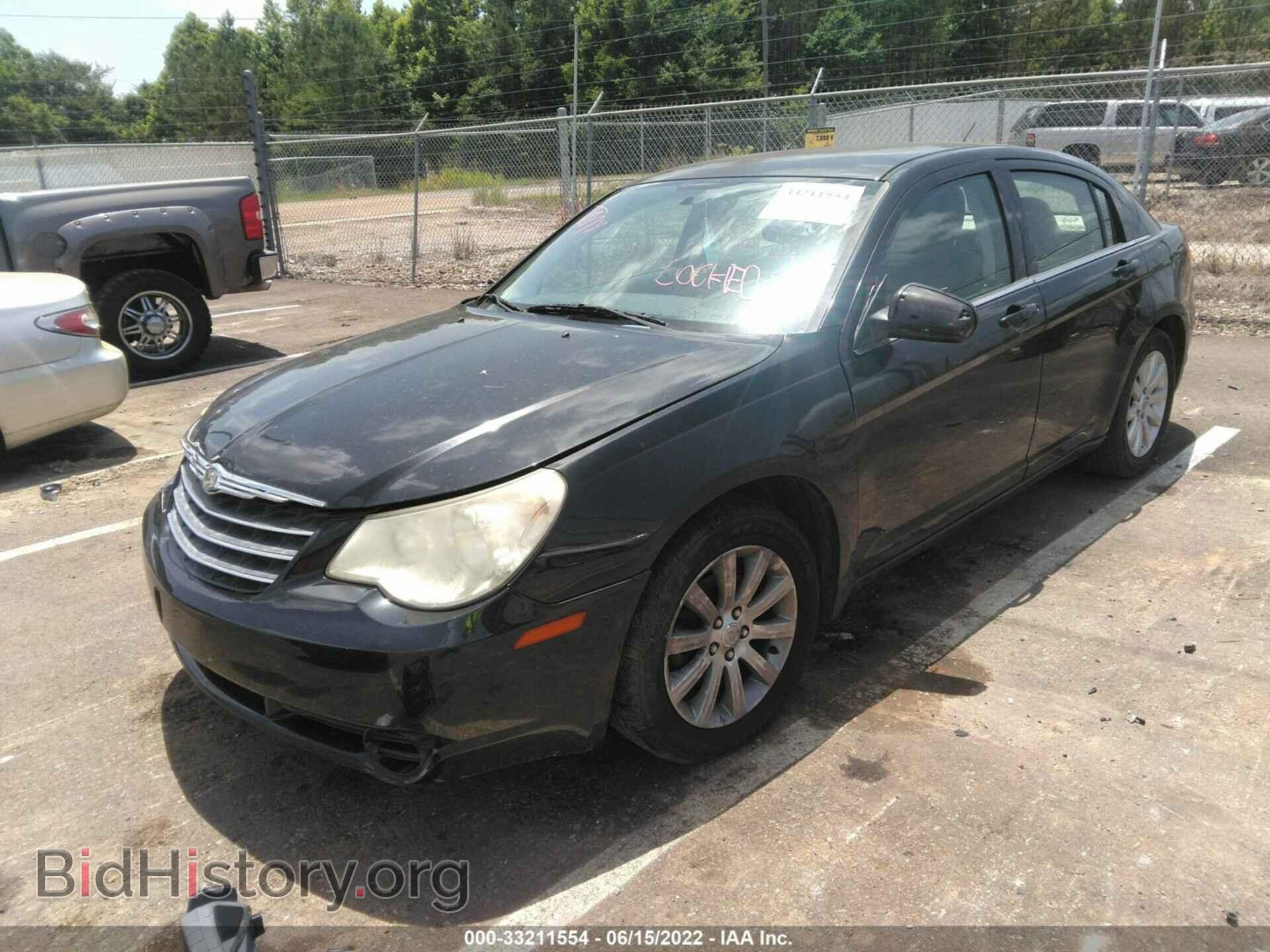 2010 CHRYSLER SEBRING - VIN: 1C3CC5FB2AN207170 - Фото 2