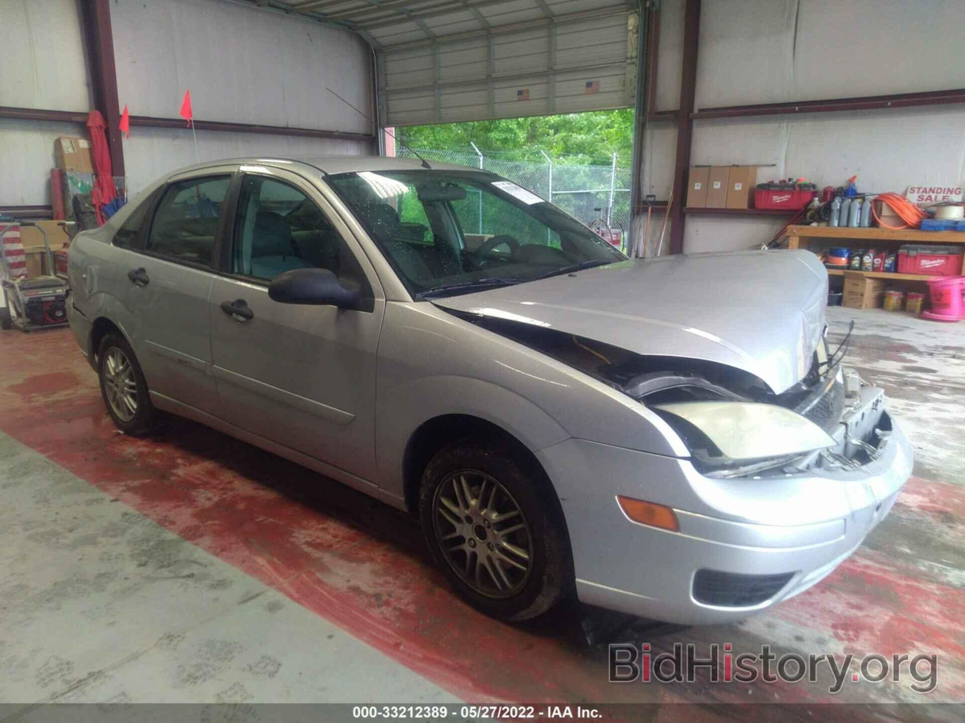 Photo 1FAFP34NX7W127705 - FORD FOCUS 2007