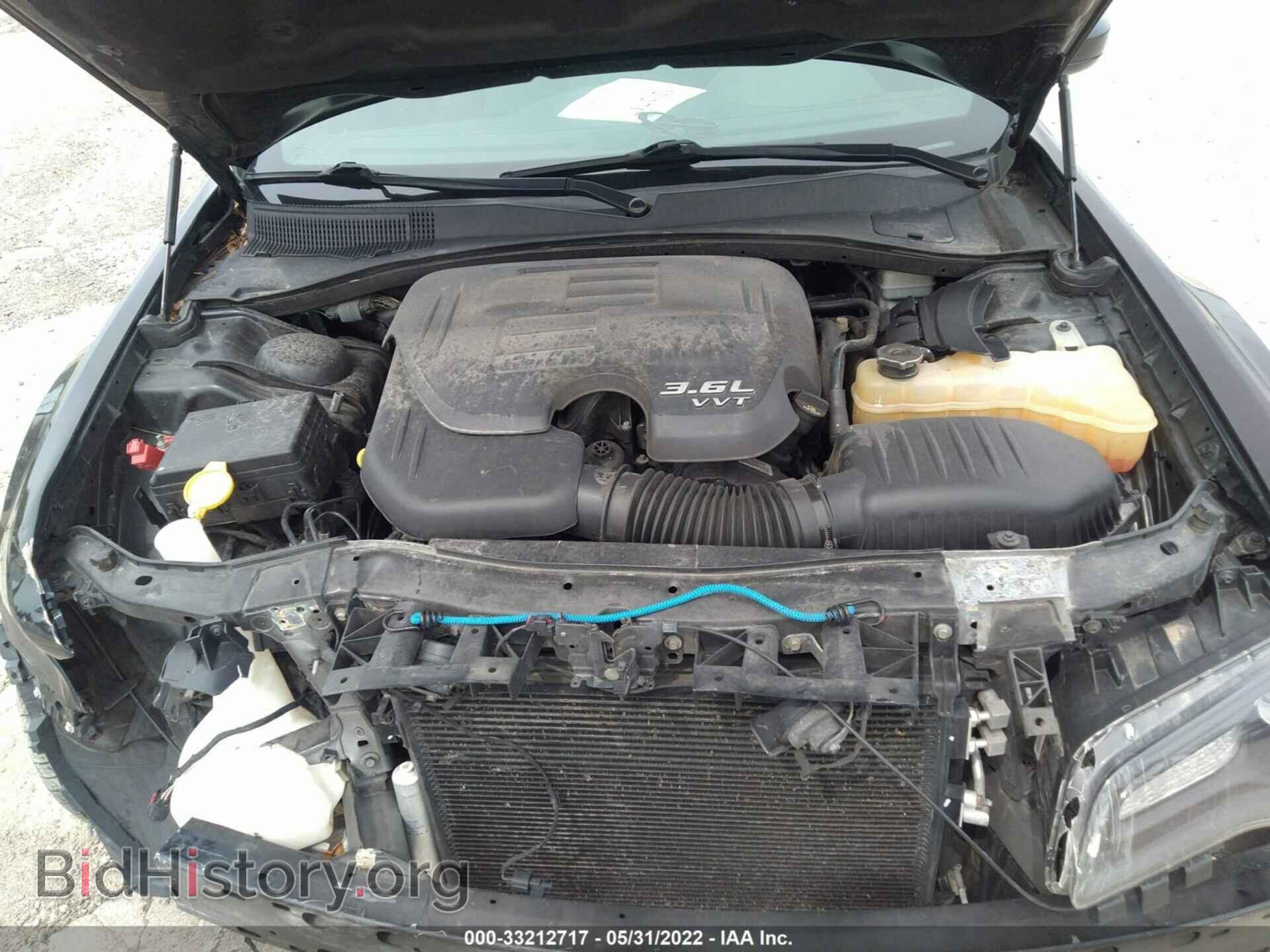 2014 CHRYSLER 300 - VIN: 2C3CCABG7EH272850 - Фото 10