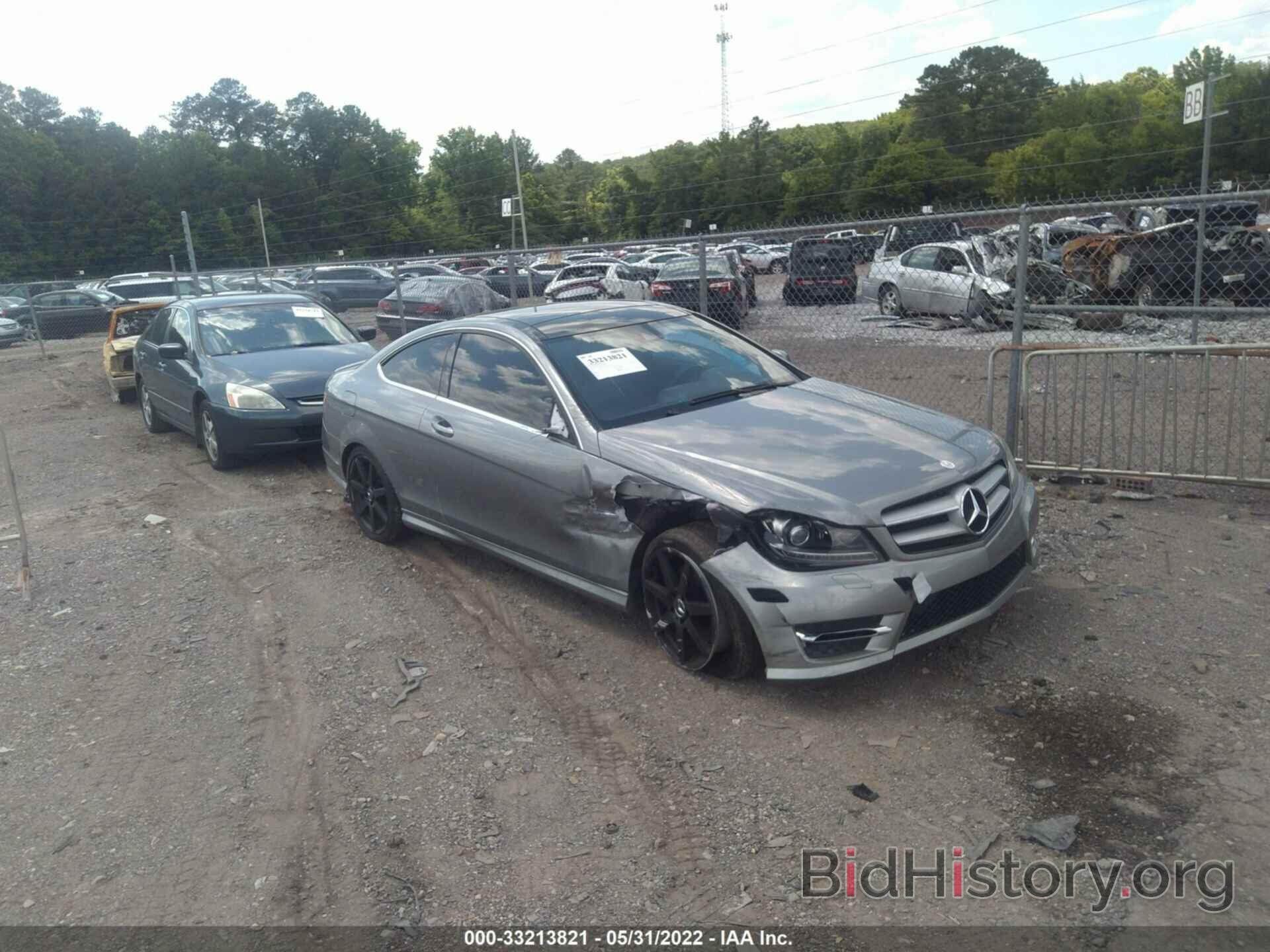 Photo WDDGJ5HB5CF738141 - MERCEDES-BENZ C-CLASS 2012