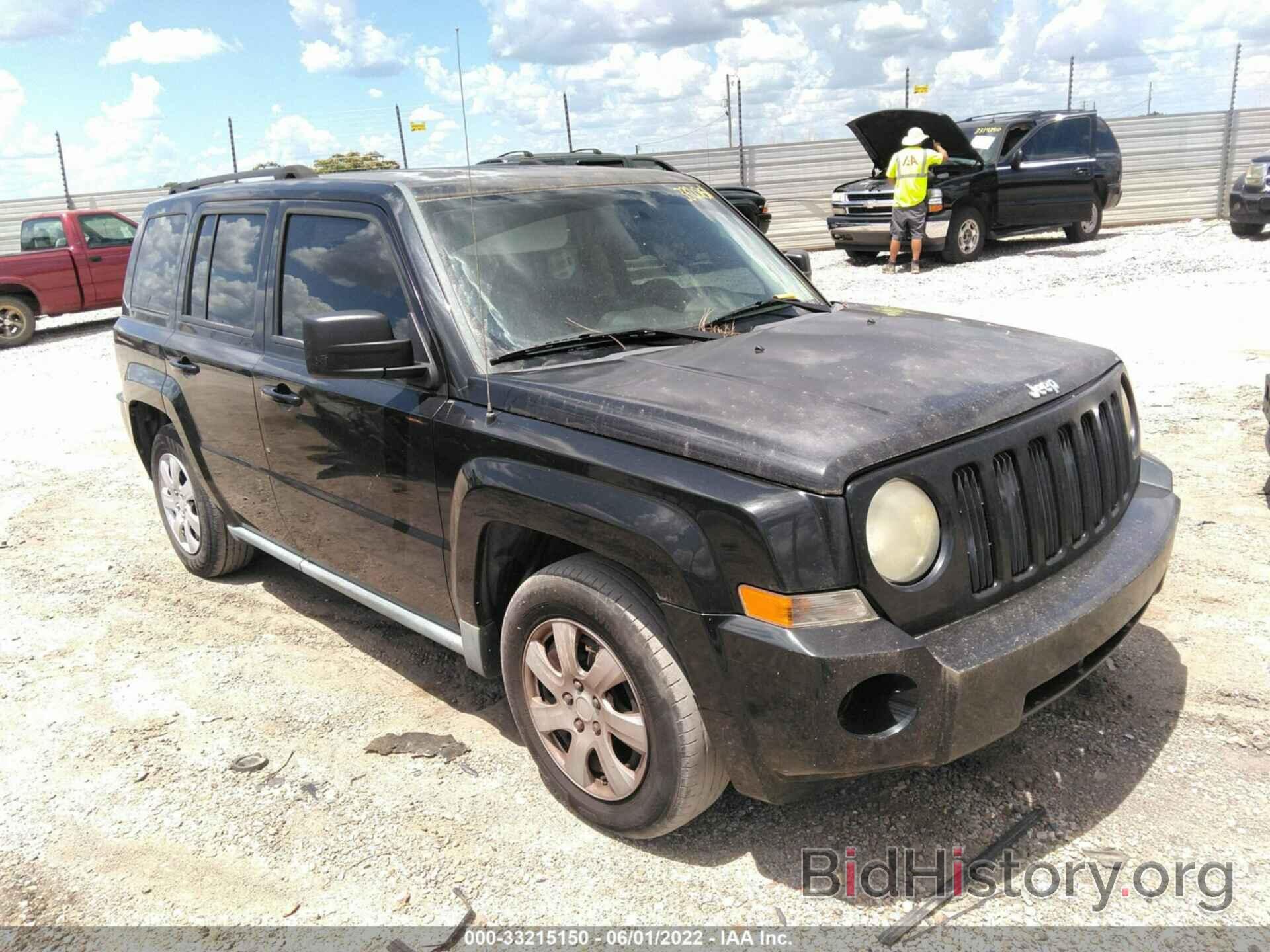 Photo 1J4NT2GB1AD593789 - JEEP PATRIOT 2010