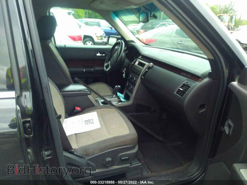 2010 Ford FLEX (VIN 2FMGK5CC4ABA25202) — фото 5 из 11