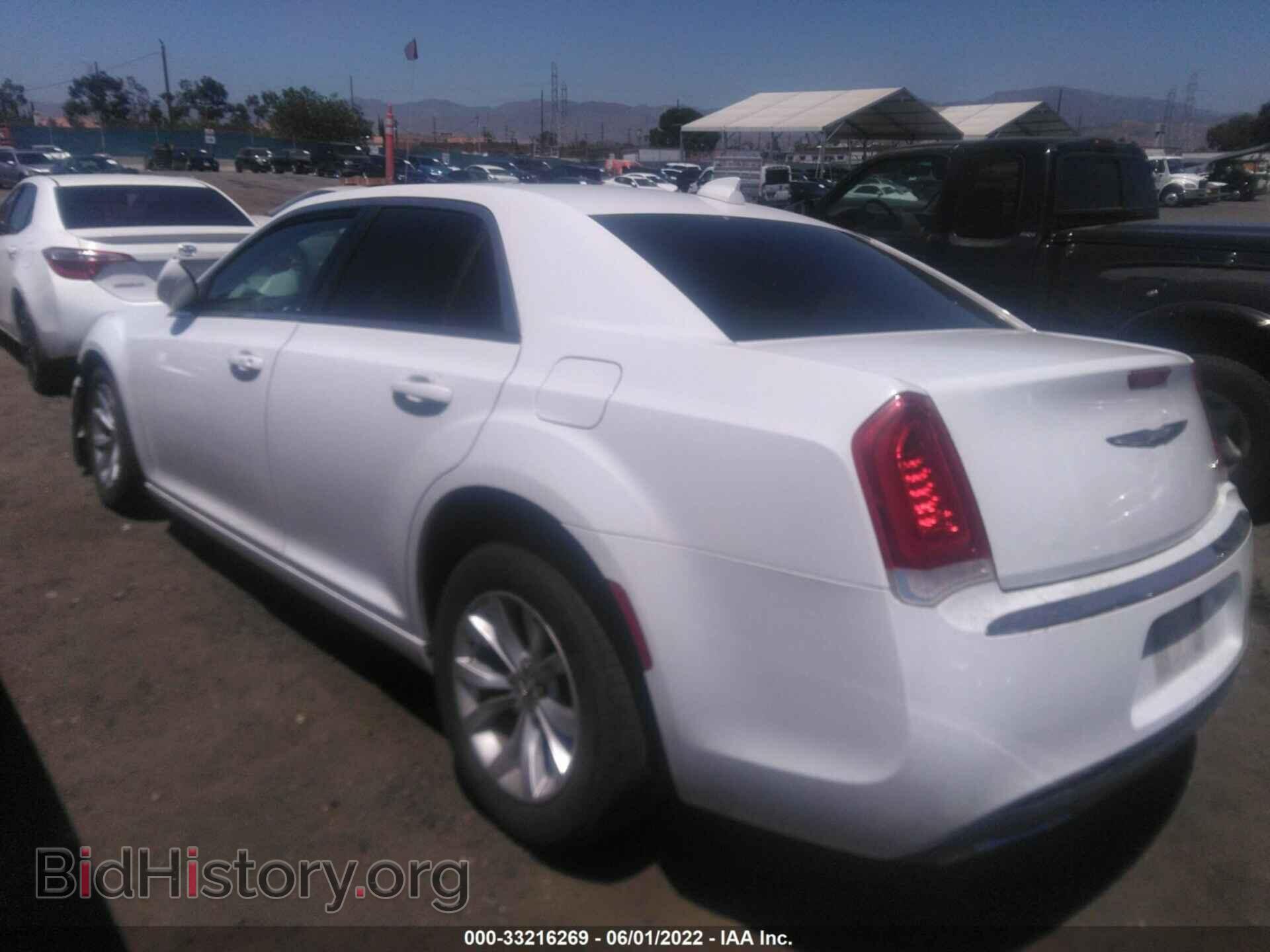 2015 CHRYSLER 300 - VIN: 2C3CCAAG9FH801928 - Фото 3