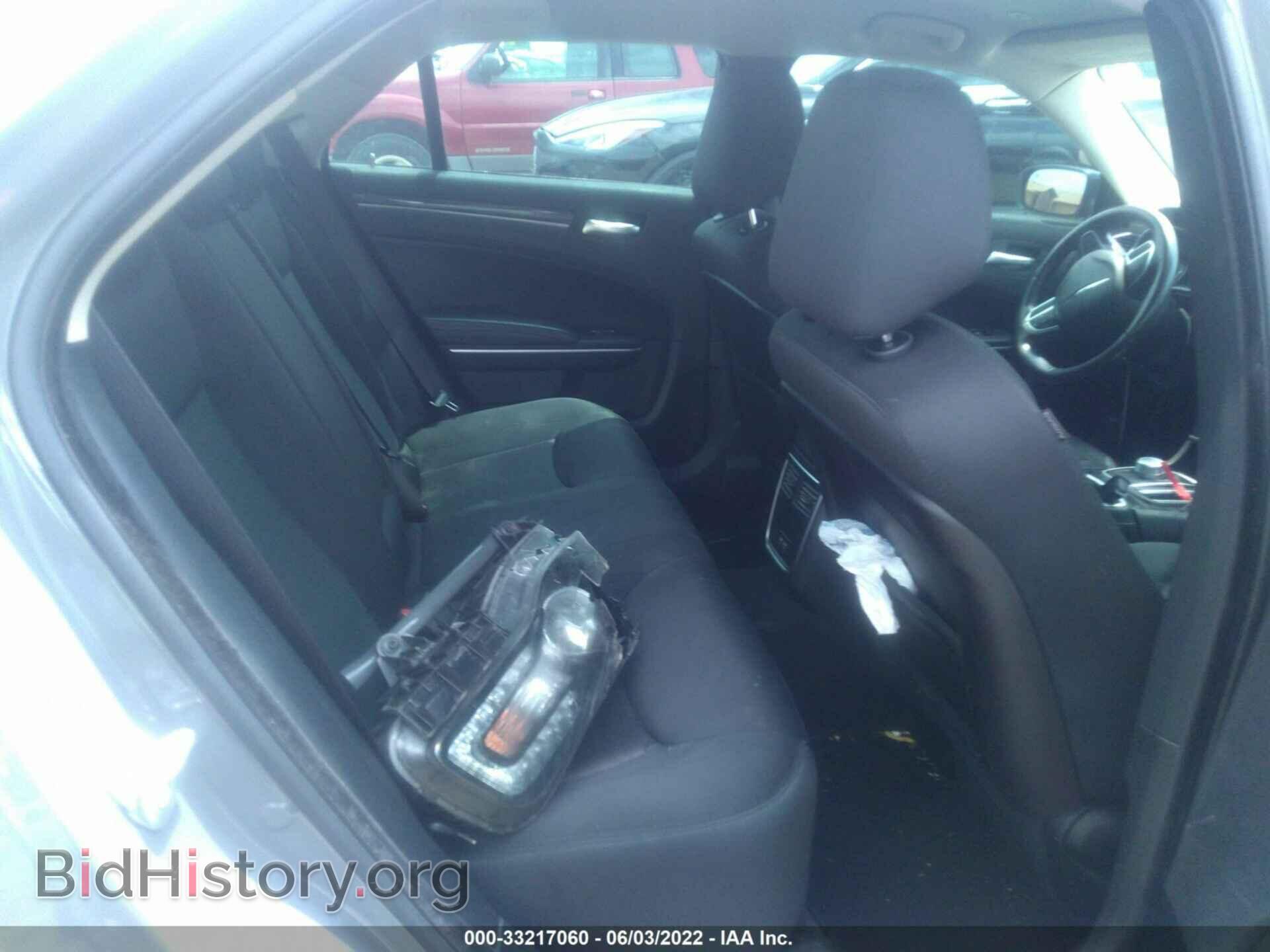 2019 CHRYSLER 300 - VIN: 2C3CCAAG6KH679295 - Фото 8