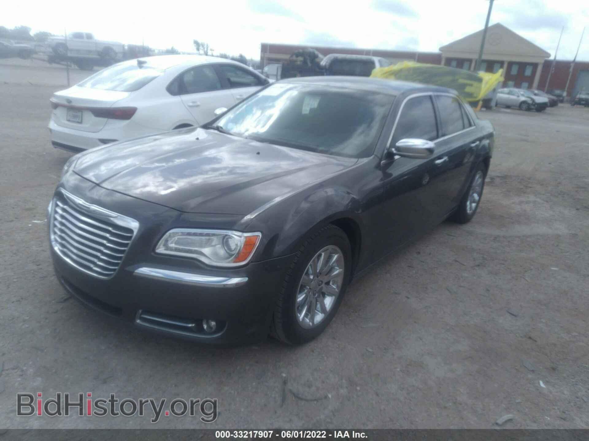 2013 CHRYSLER 300 - VIN: 2C3CCAET0DH542864 - Фото 2