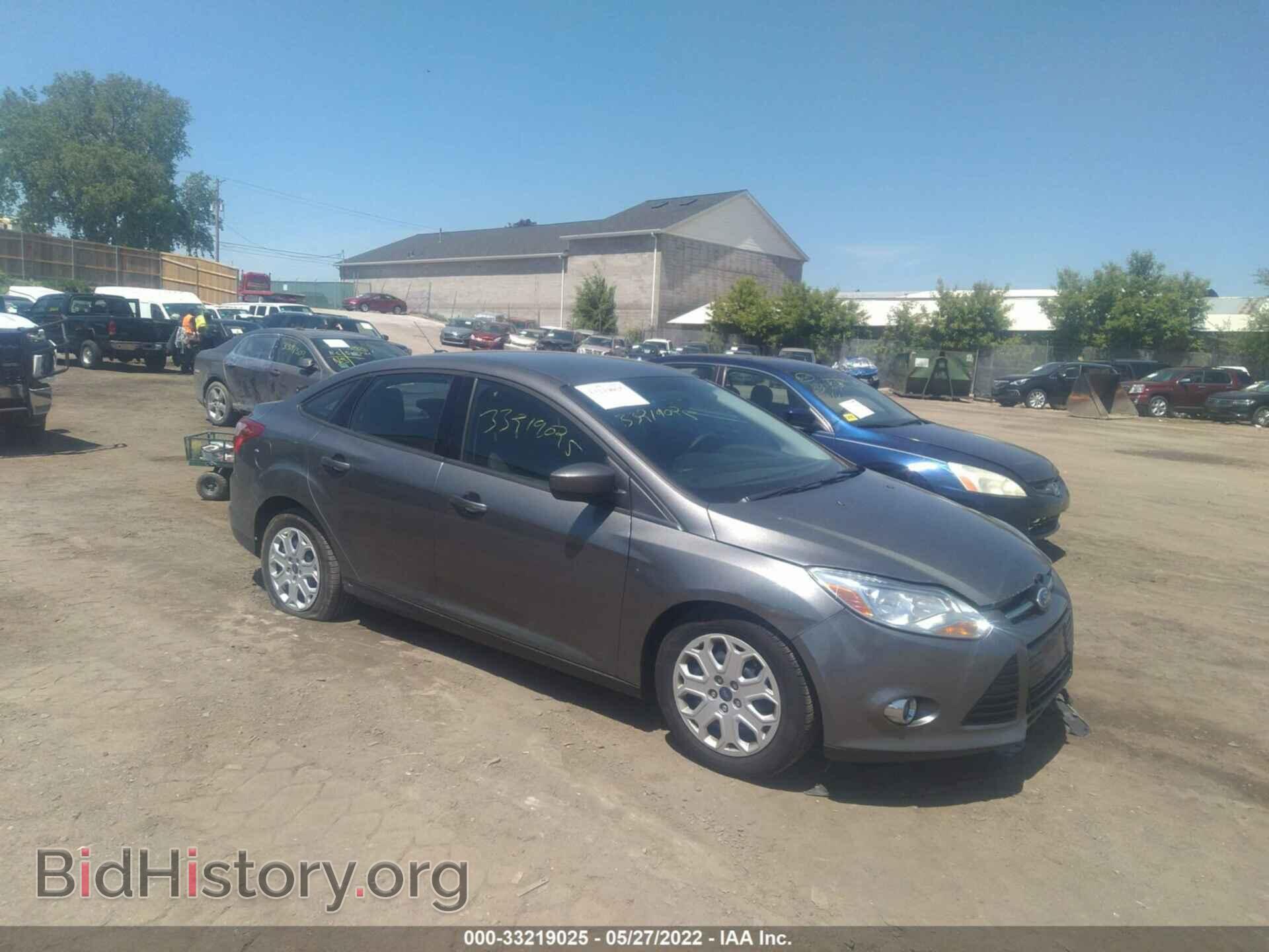 Photo 1FAHP3F26CL324247 - FORD FOCUS 2012
