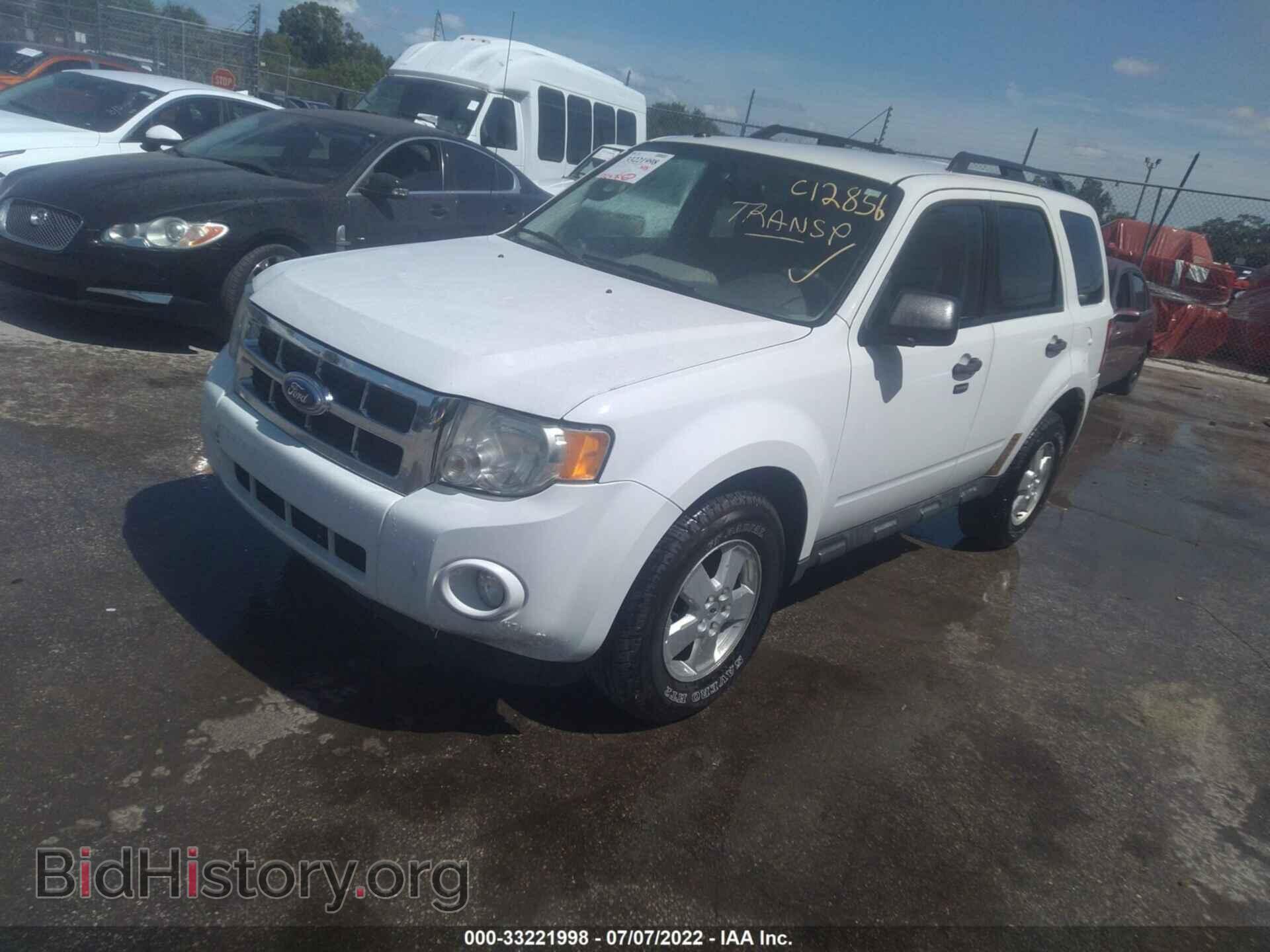 2011 FORD ESCAPE - VIN: 1FMCU0D75BKC12856 - Фото 2