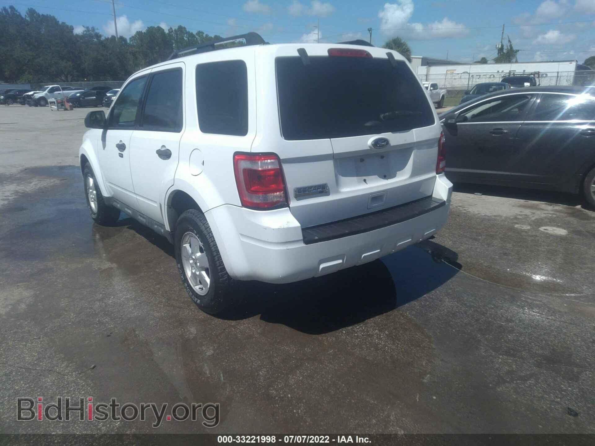 2011 FORD ESCAPE - VIN: 1FMCU0D75BKC12856 - Фото 3