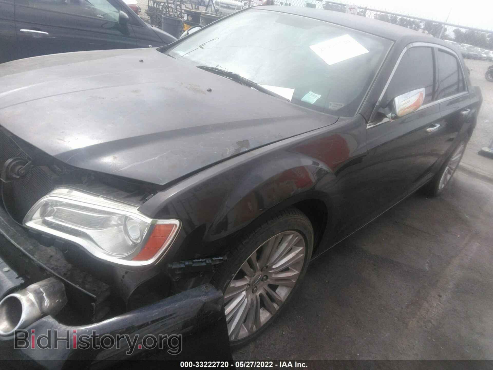 2013 CHRYSLER 300 - VIN: 2C3CCAET3DH590035 - Фото 2