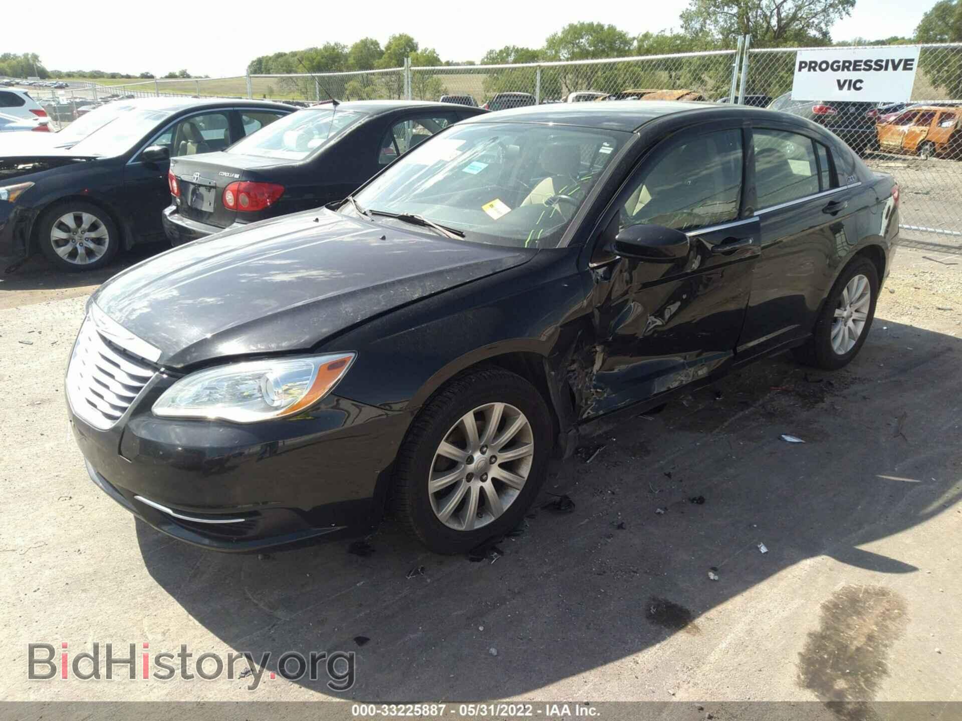 2013 CHRYSLER 200 - VIN: 1C3CCBBB3DN697790 - Photo 2