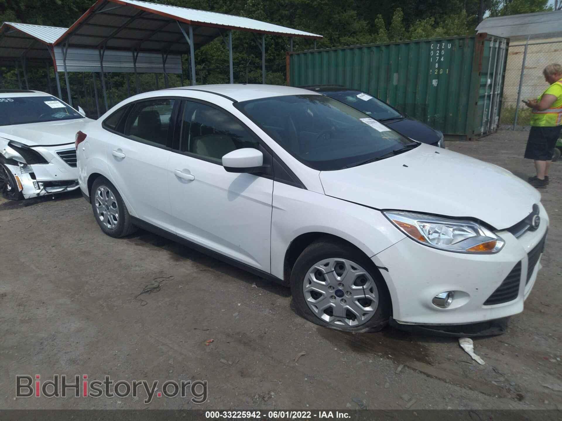 Photo 1FAHP3F21CL106376 - FORD FOCUS 2012