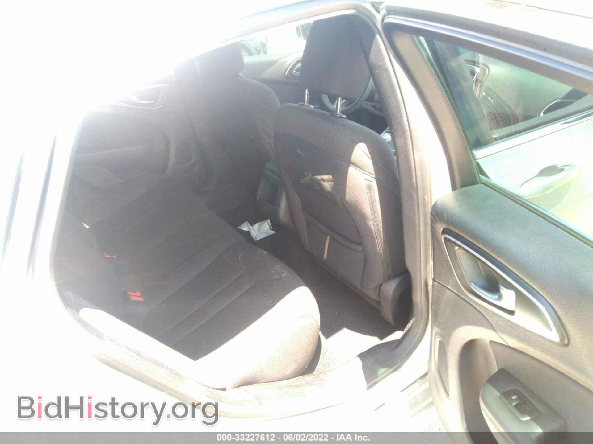 2016 CHRYSLER 200 - VIN: 1C3CCCAB6GN112759 - Photo 8