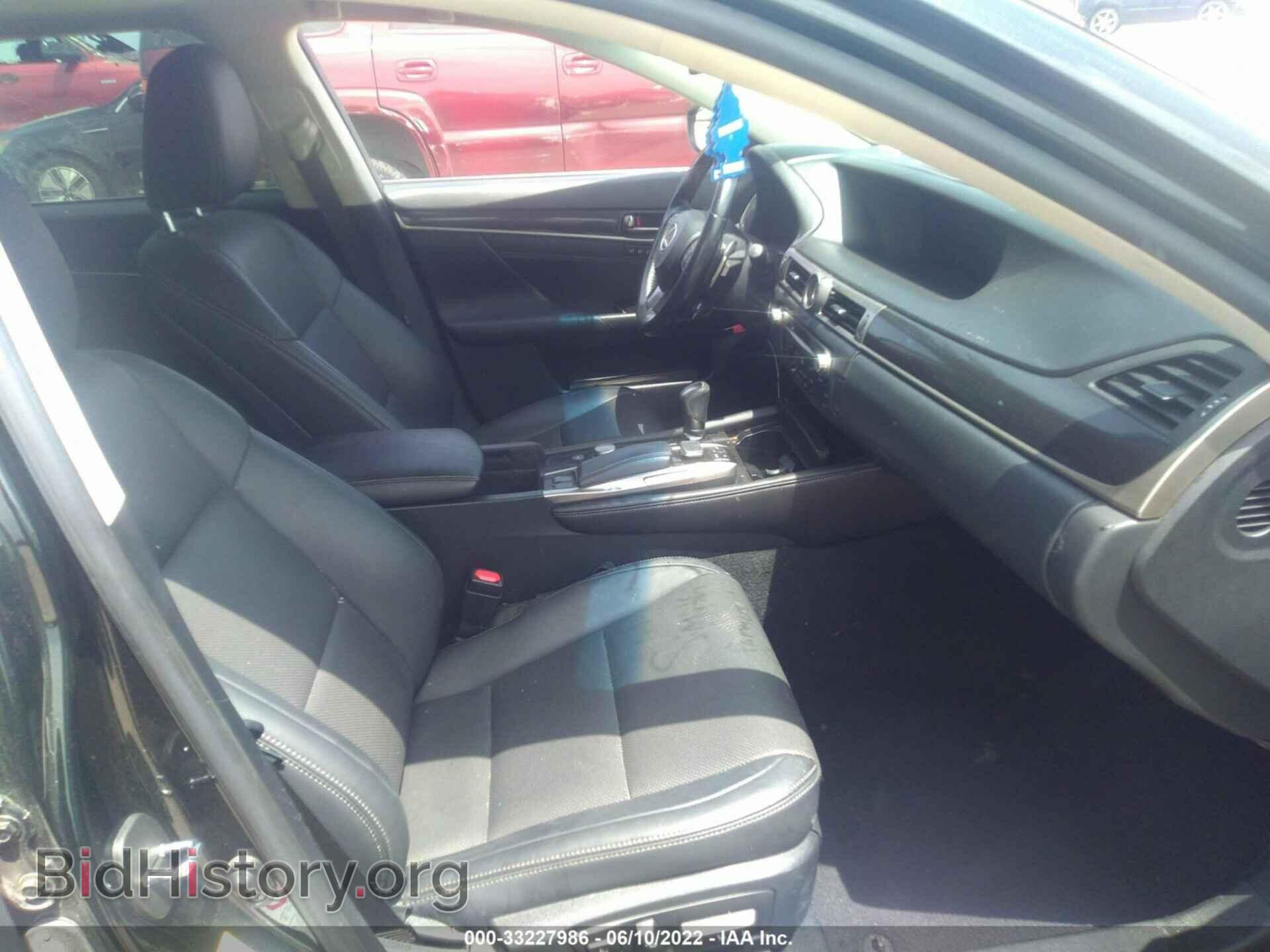 2016 LEXUS GS 200T - VIN: JTHBA1BL2GA001026 - Фото 5