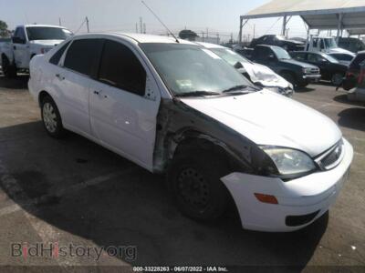 2006 Ford FOCUS S/SE/SES, white — VIN 1FAFP34N86W223475, IAAI