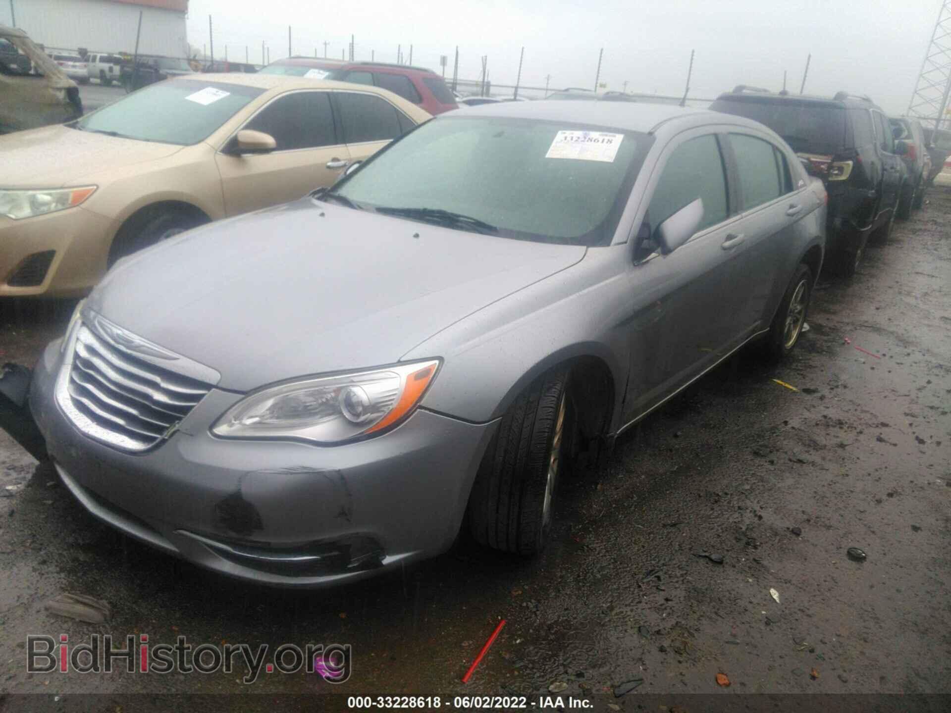 2013 CHRYSLER 200 - VIN: 1C3CCBAB7DN559445 - Photo 2