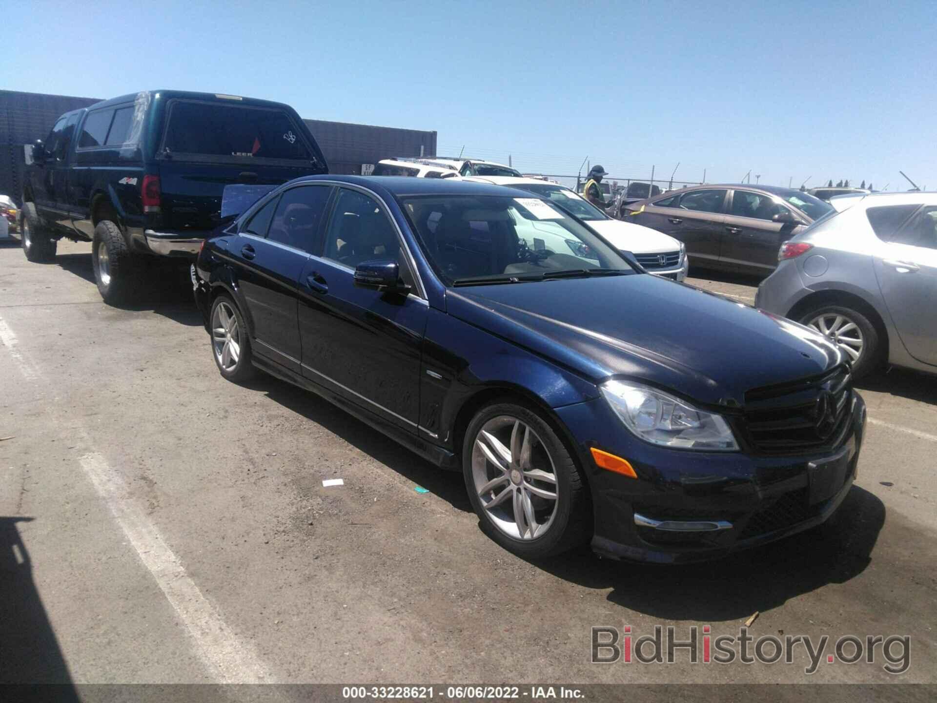 Photo WDDGF4HB1CR239637 - MERCEDES-BENZ C-CLASS 2012