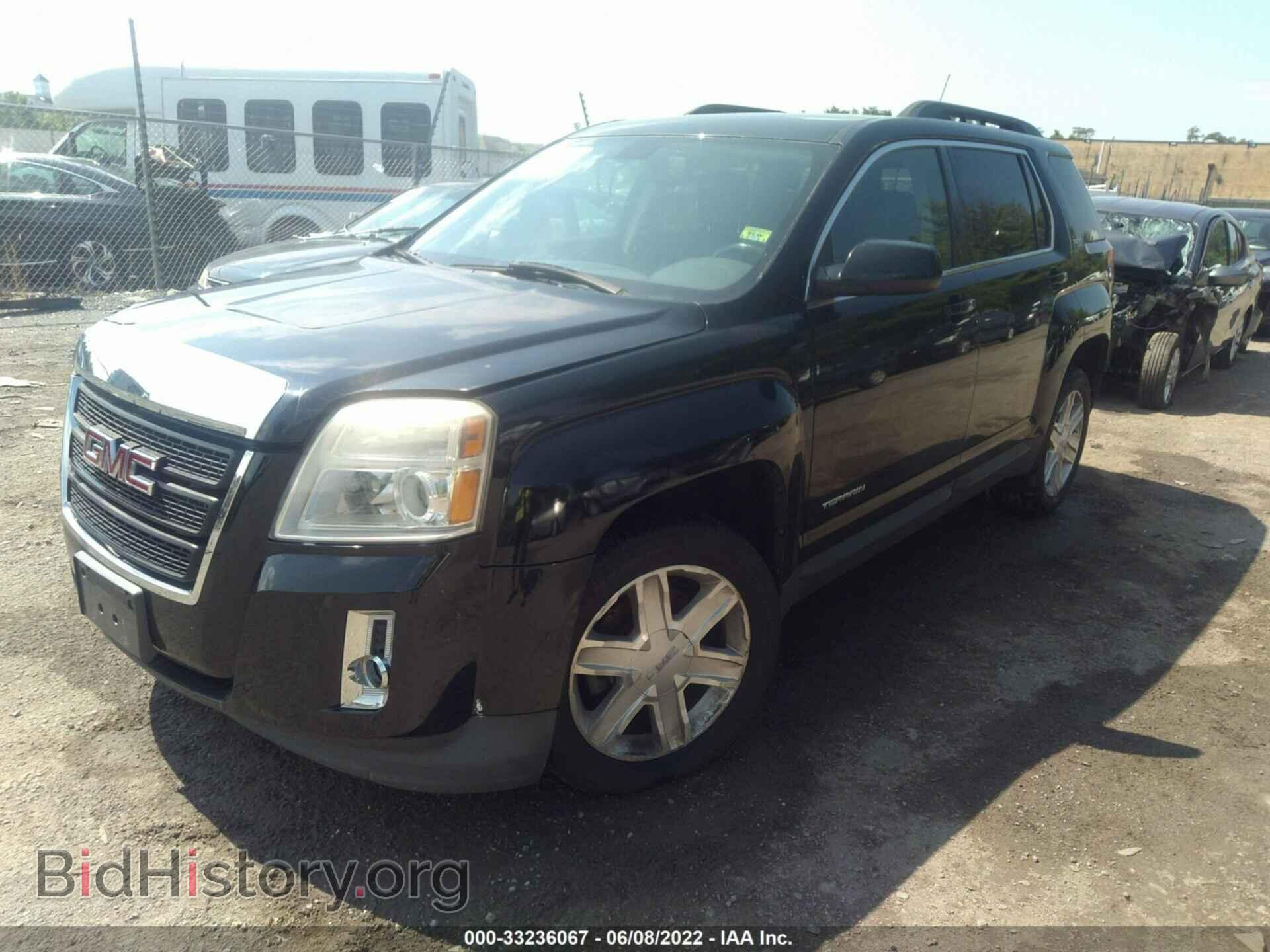 2011 GMC TERRAIN - VIN: 2CTFLUE56B6426304 - Photo 2