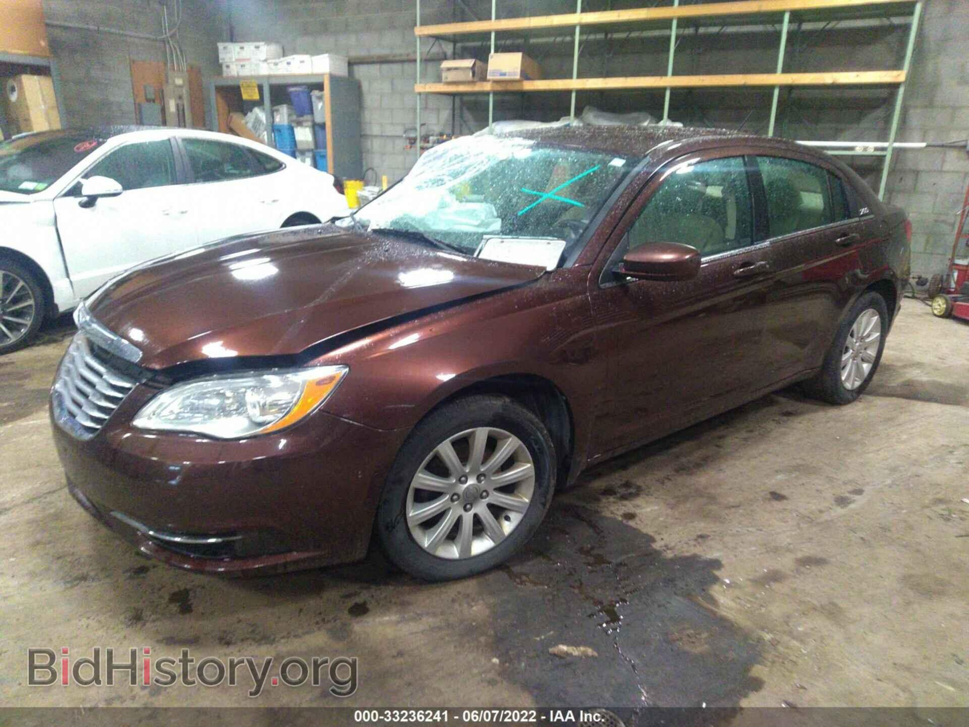 2013 CHRYSLER 200 - VIN: 1C3CCBBB3DN579559 - Photo 2