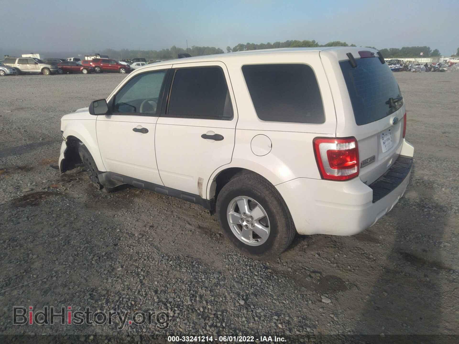 2010 FORD ESCAPE - VIN: 1FMCU0C73AKC31261 - Фото 3