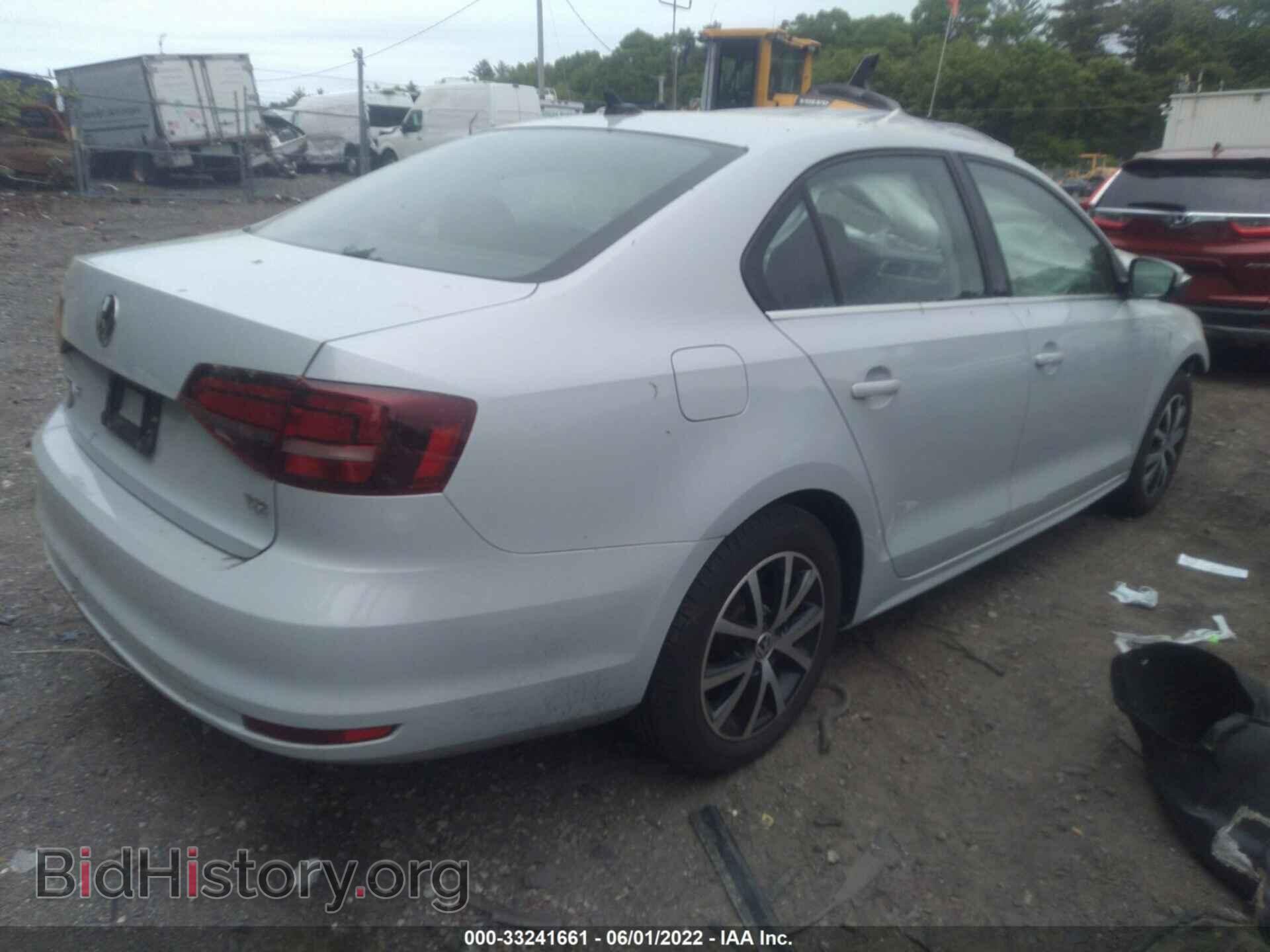 2017 VOLKSWAGEN JETTA - VIN: 3VWDB7AJ5HM304121 - Фото 4