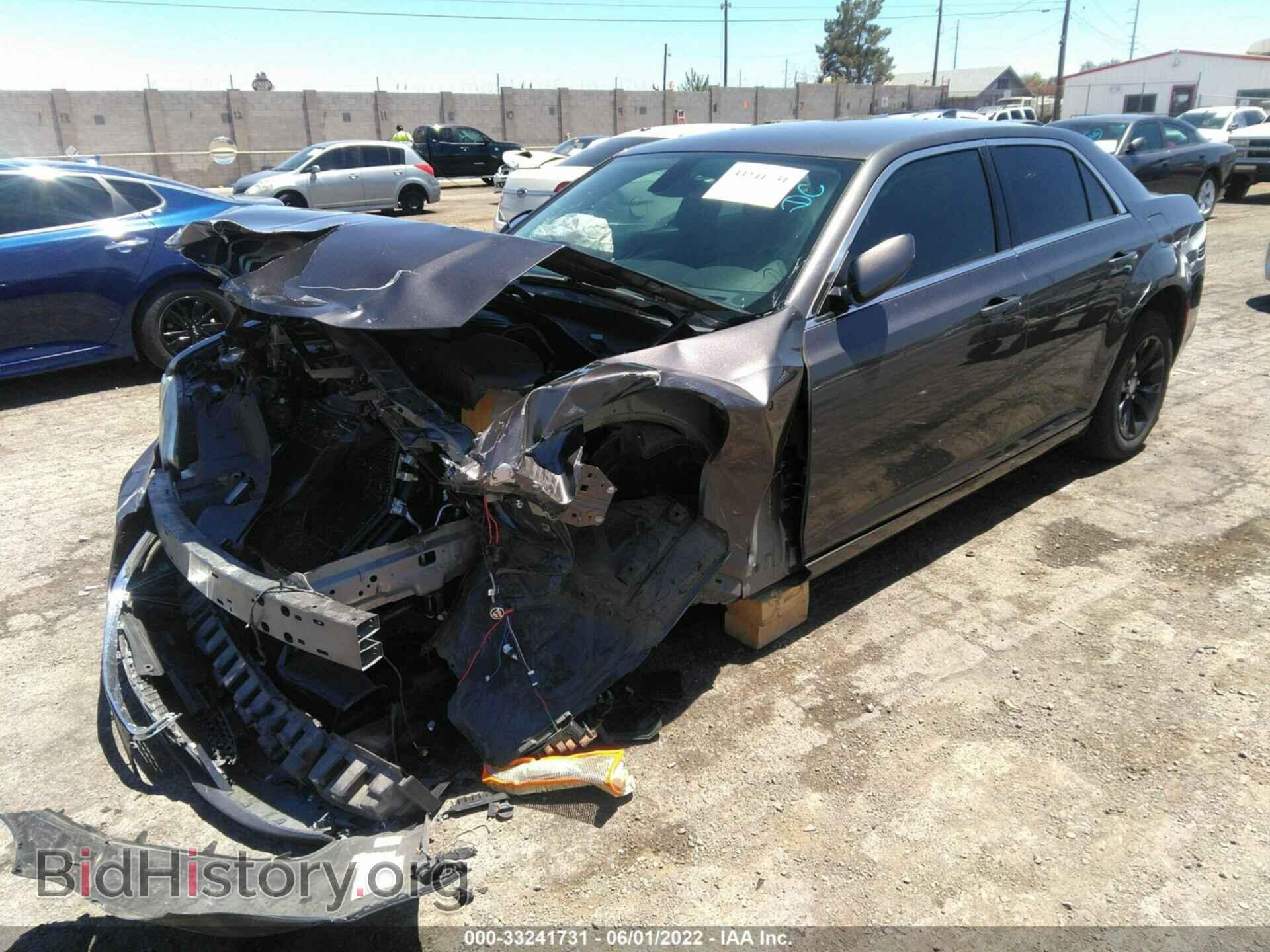 2015 CHRYSLER 300 - VIN: 2C3CCAAG3FH802802 - Фото 2
