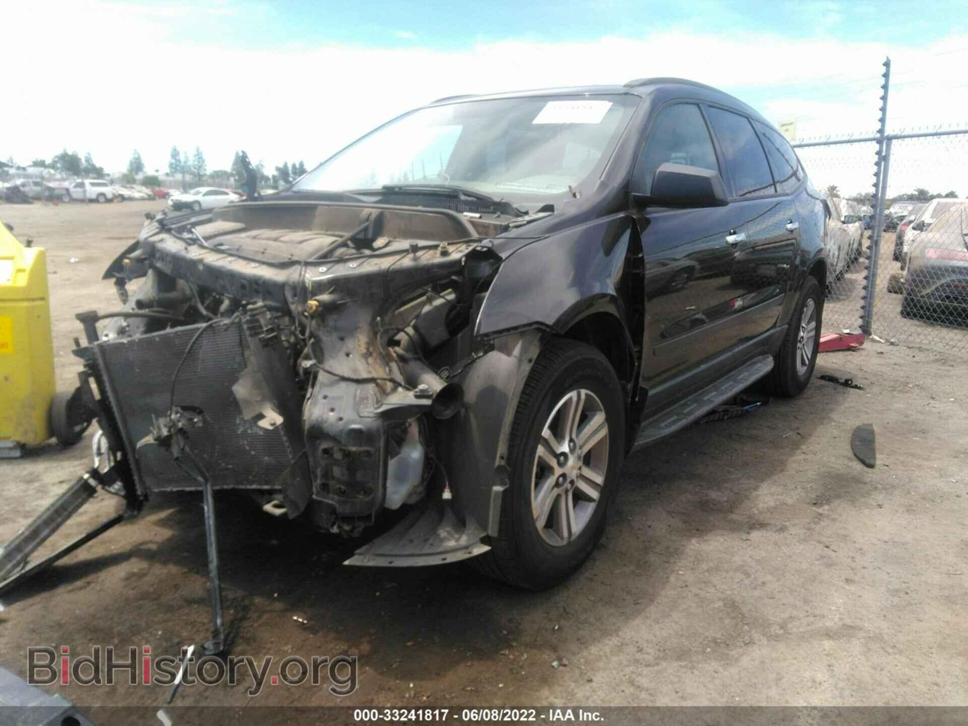 2017 CHEVROLET TRAVERSE - VIN: 1GNKRFKD3HJ333601 - Фото 2