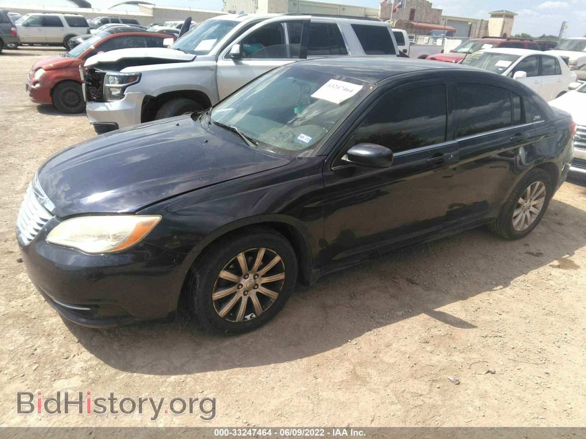 2011 CHRYSLER 200 - VIN: 1C3BC1FG8BN511296 - Фото 2