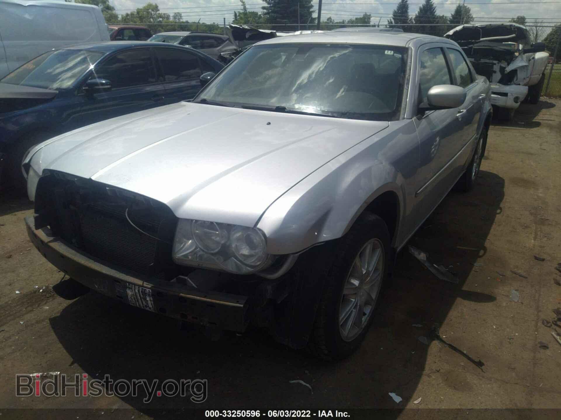 2008 CHRYSLER 300 - VIN: 2C3KK33G88H178263 - Фото 2