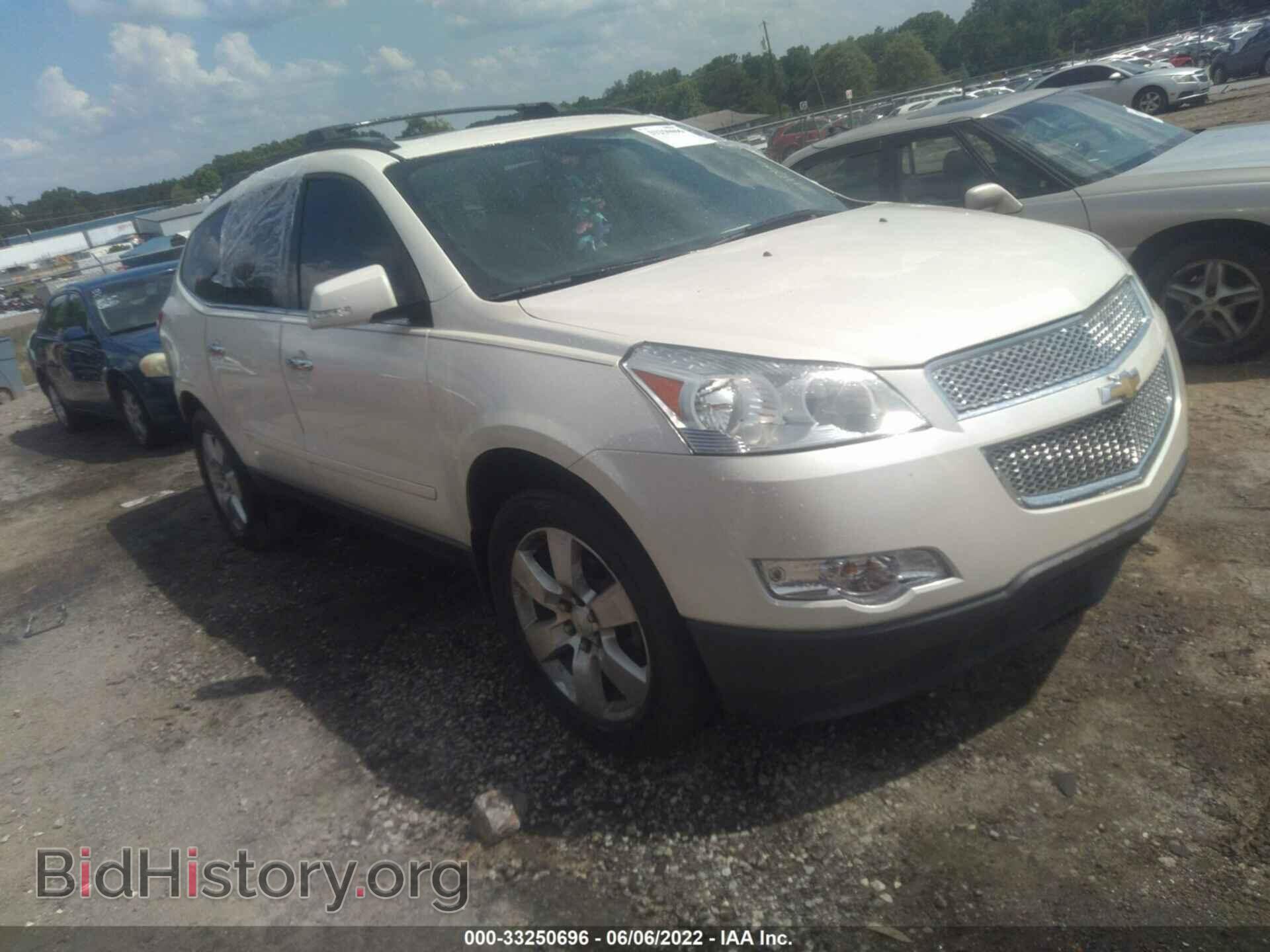Photo 1GNKRGED4CJ311066 - CHEVROLET TRAVERSE 2012