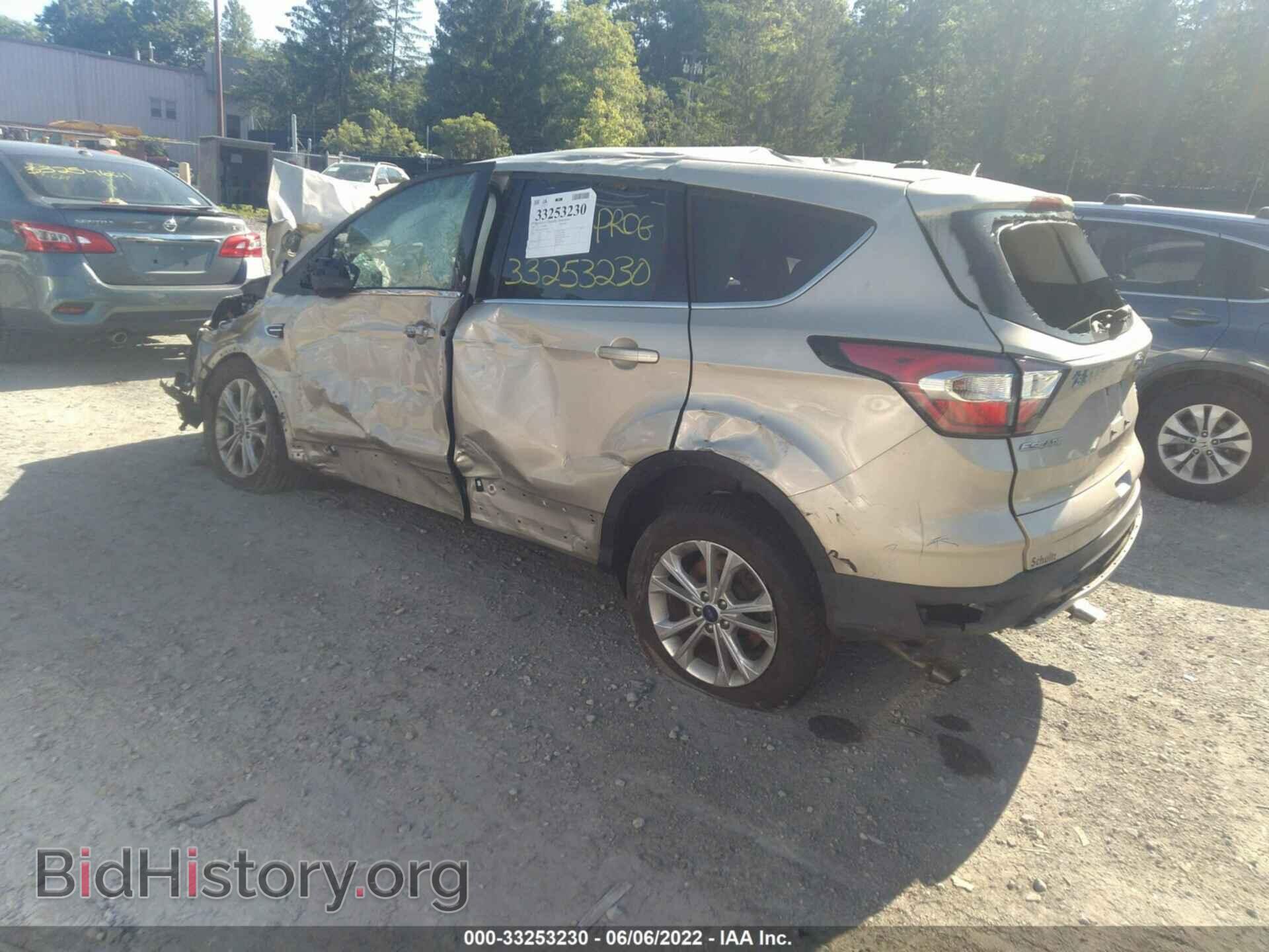 2017 FORD ESCAPE - VIN: 1FMCU9G9XHUF00872 - Фото 3