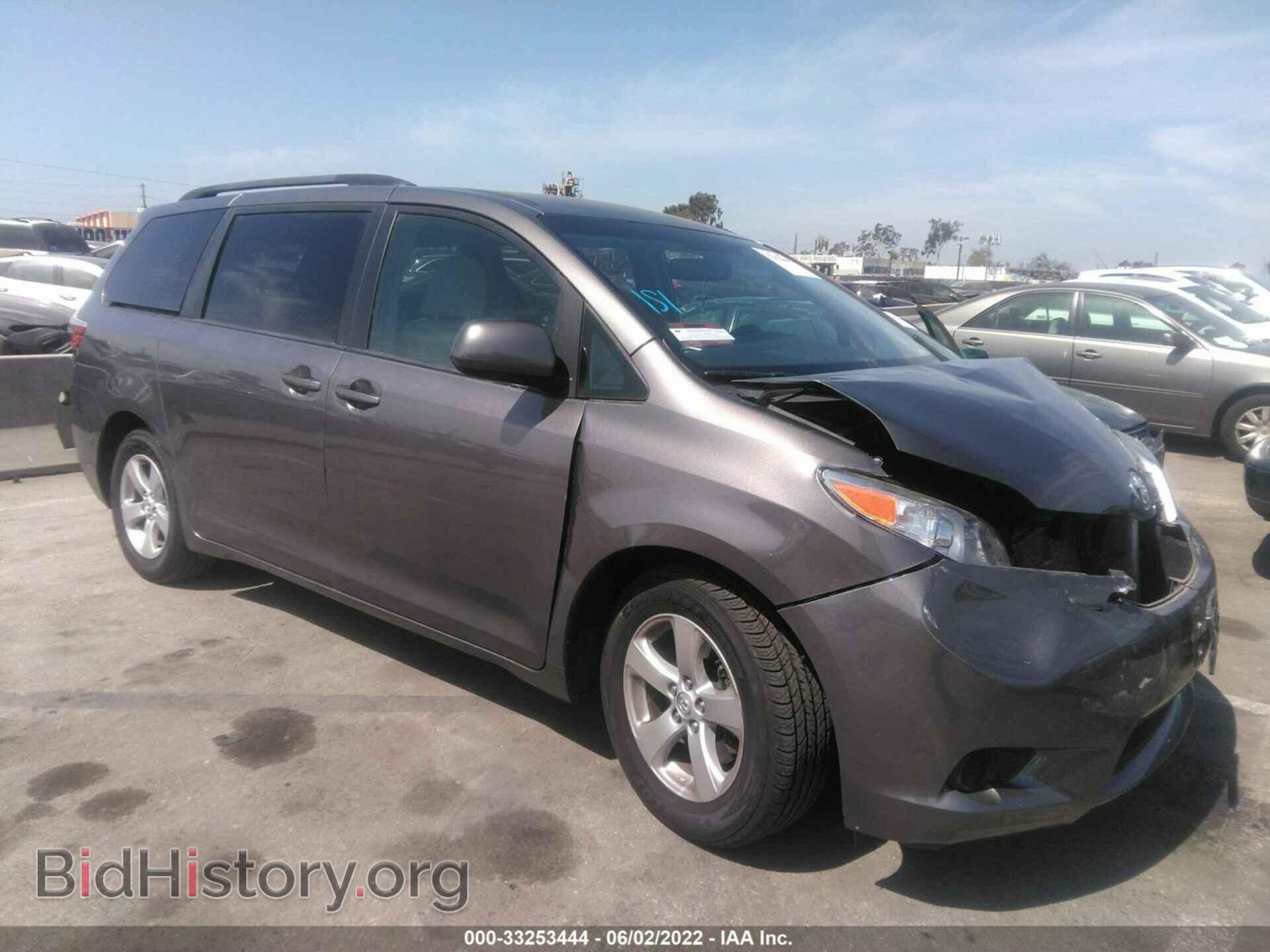 Photo 5TDKZ3DC8HS828262 - TOYOTA SIENNA 2017