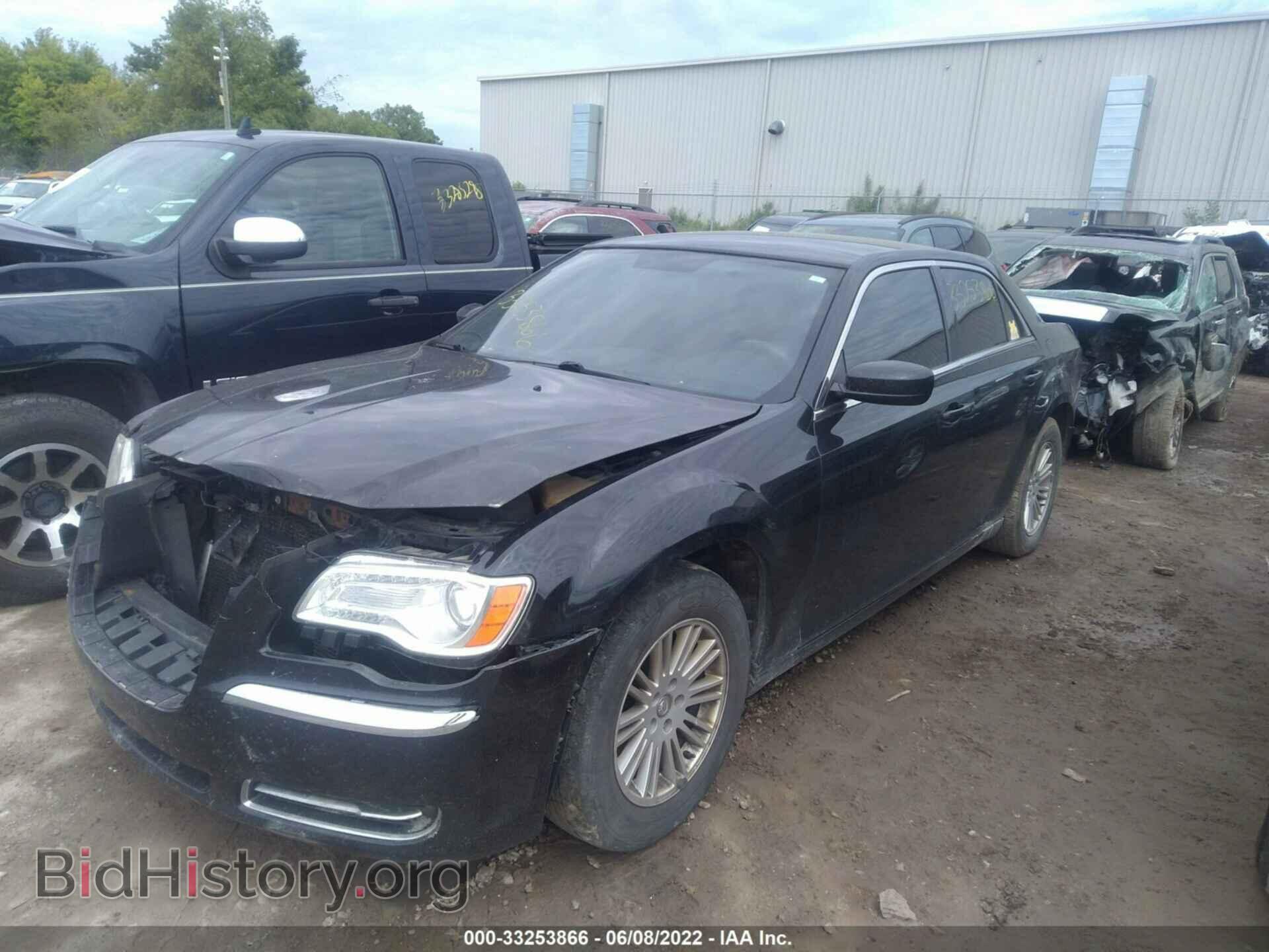 2011 CHRYSLER 300 - VIN: 2C3CA4CG0BH558928 - Фото 2