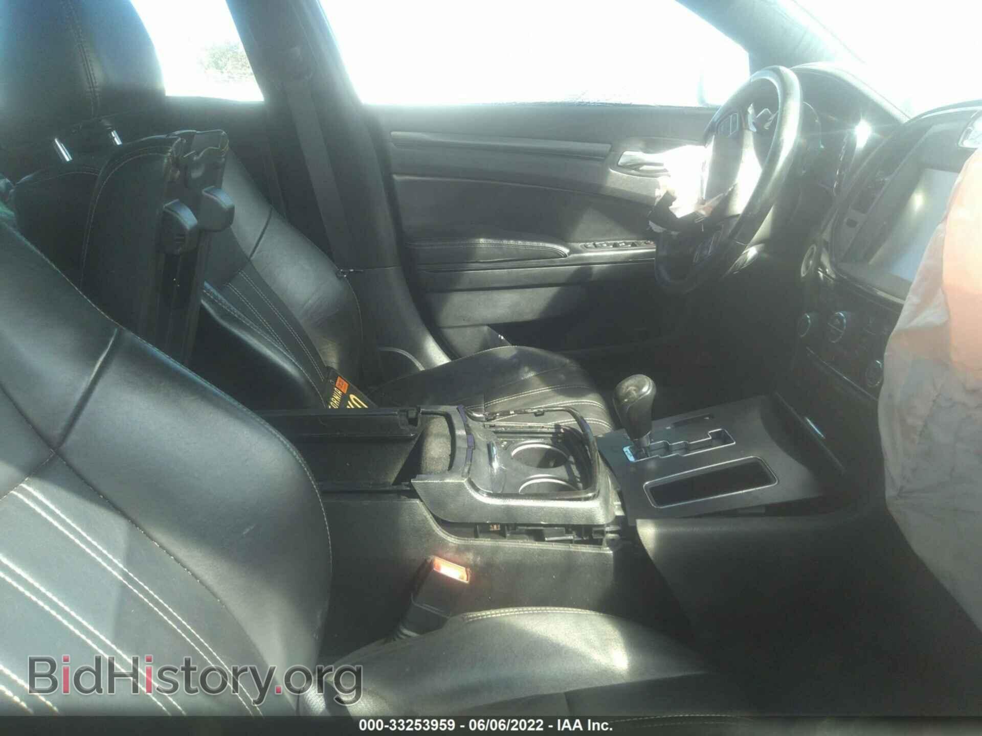 2014 CHRYSLER 300 - VIN: 2C3CCABT9EH323892 - Фото 5