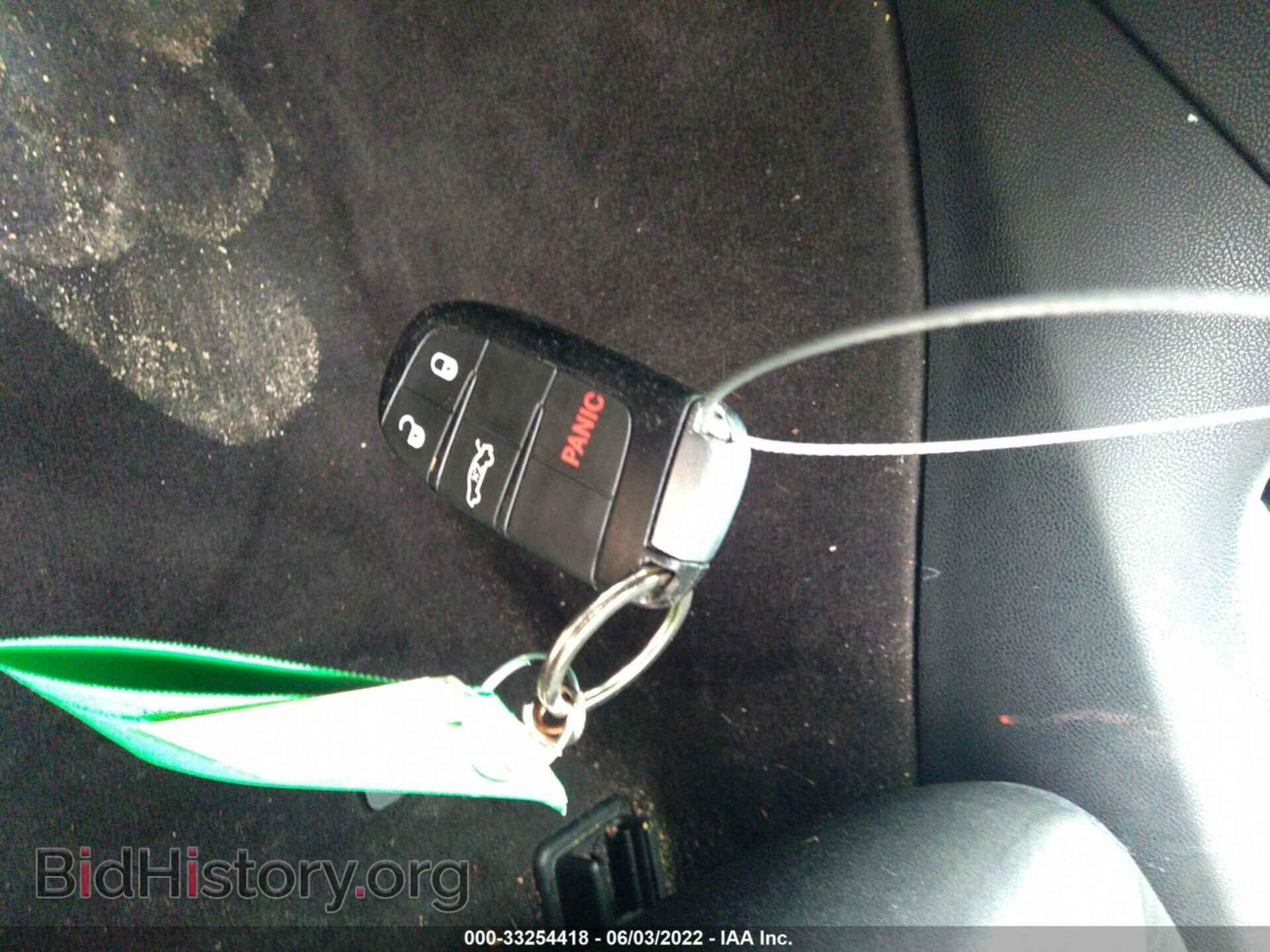 2018 CHRYSLER 300 - VIN: 2C3CCAAG7JH340902 - Фото 11