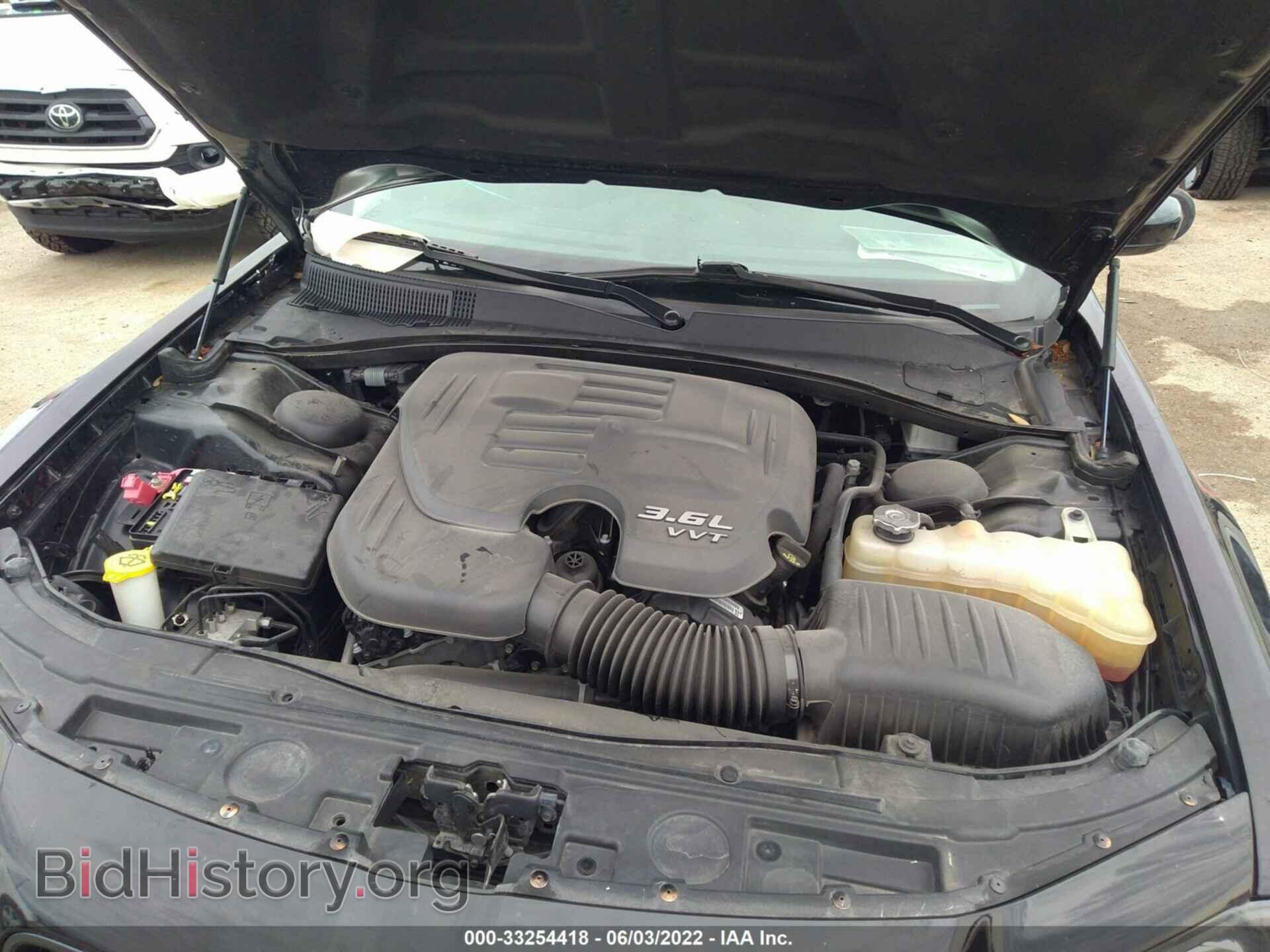 2018 CHRYSLER 300 - VIN: 2C3CCAAG7JH340902 - Фото 10
