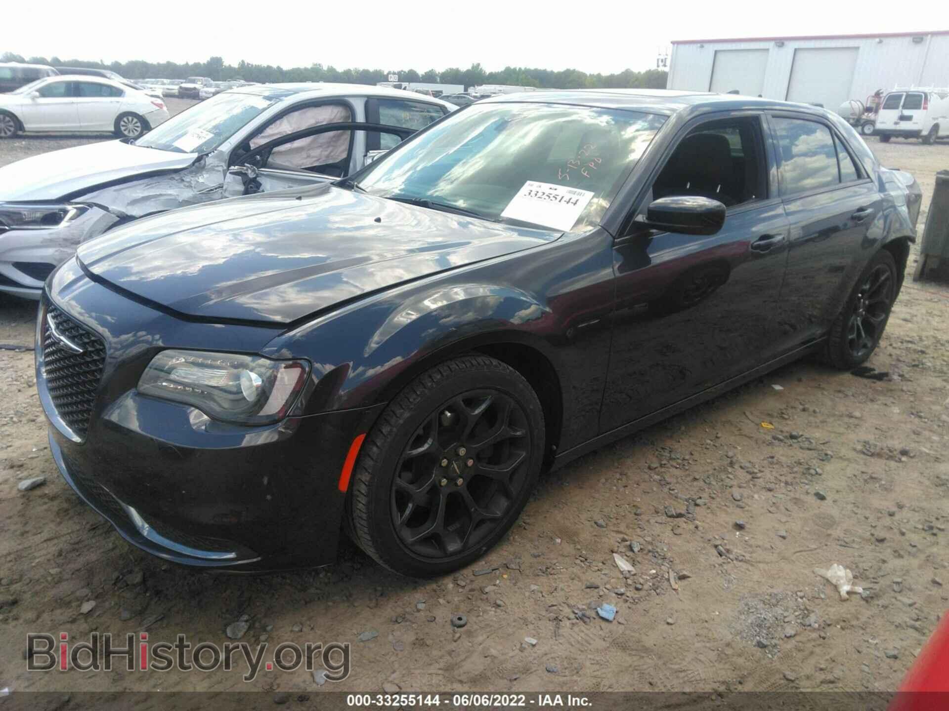 2019 CHRYSLER 300 - VIN: 2C3CCAAG3KH683112 - Фото 2