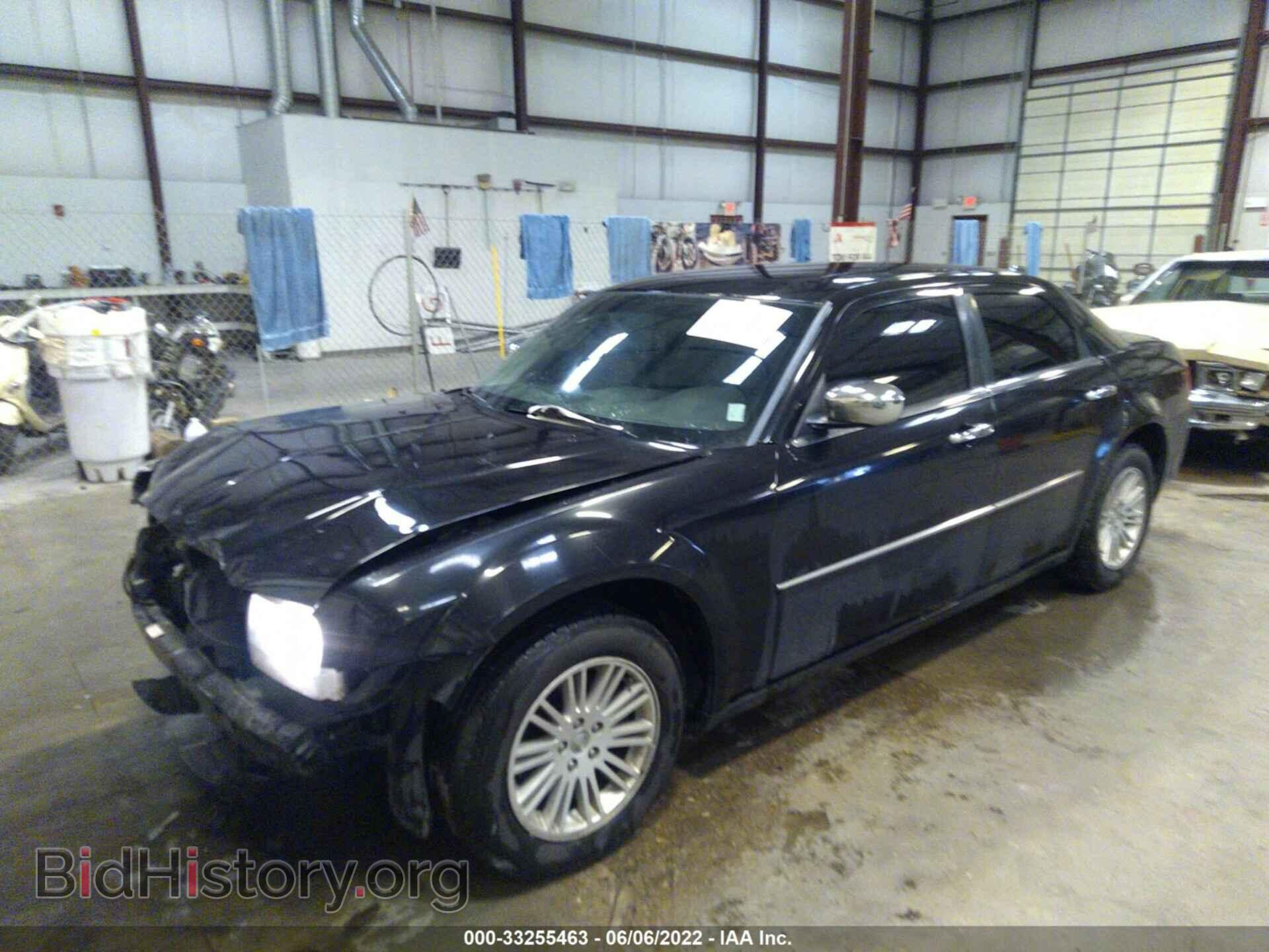 2010 CHRYSLER 300 - VIN: 2C3CA5CV0AH306857 - Фото 2