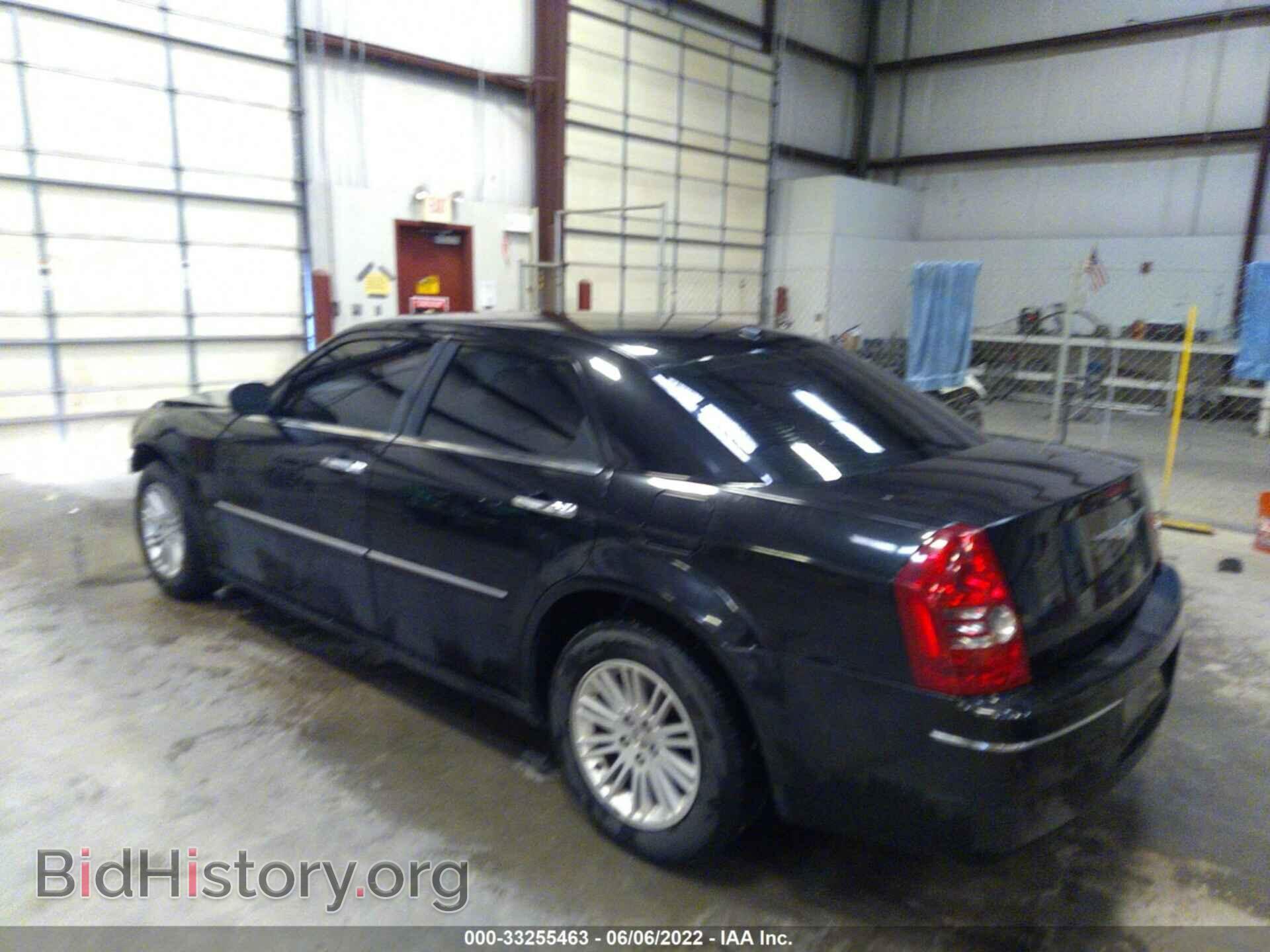 2010 CHRYSLER 300 - VIN: 2C3CA5CV0AH306857 - Фото 3