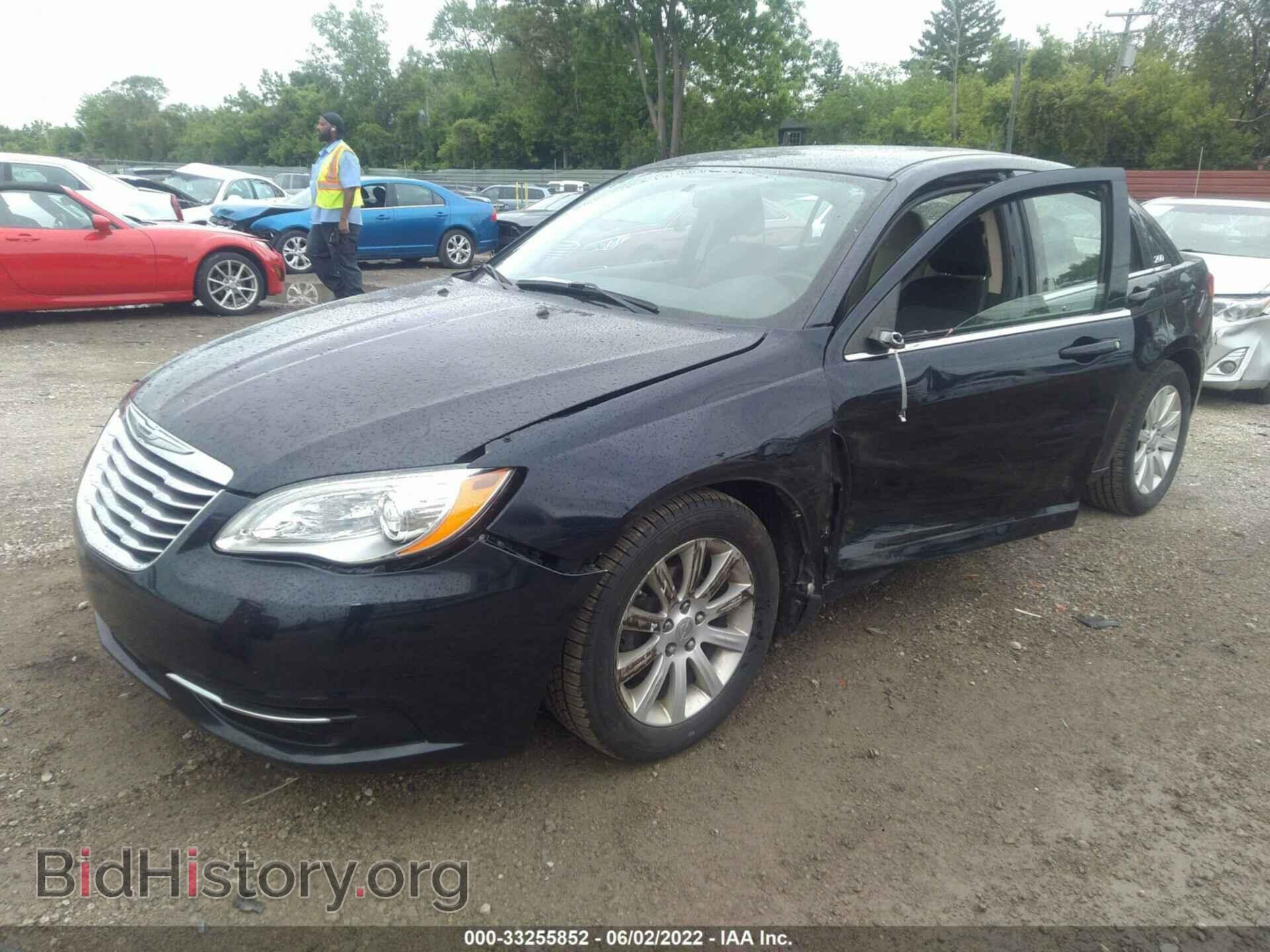 2011 CHRYSLER 200 - VIN: 1C3BC1FG8BN511234 - Фото 2