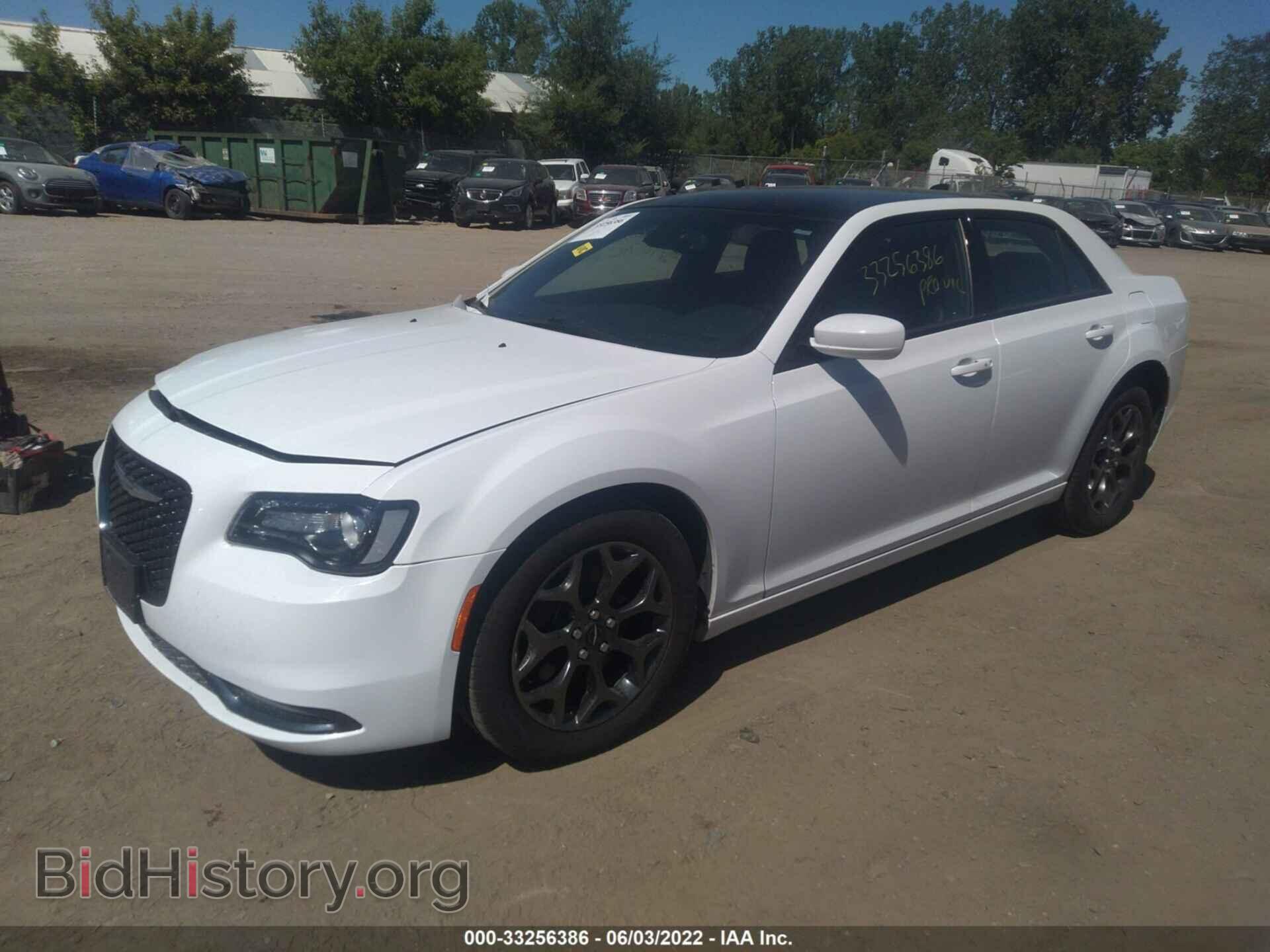 2018 CHRYSLER 300 - VIN: 2C3CCAGGXJH314365 - Фото 2