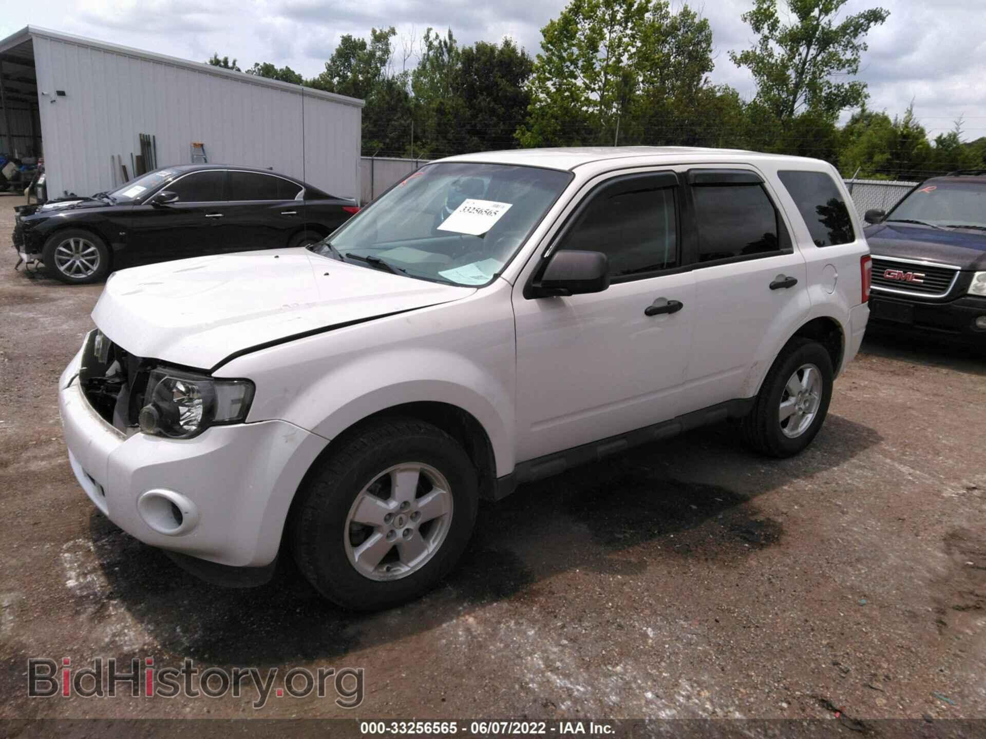 2011 FORD ESCAPE - VIN: 1FMCU0C76BKC06047 - Photo 2