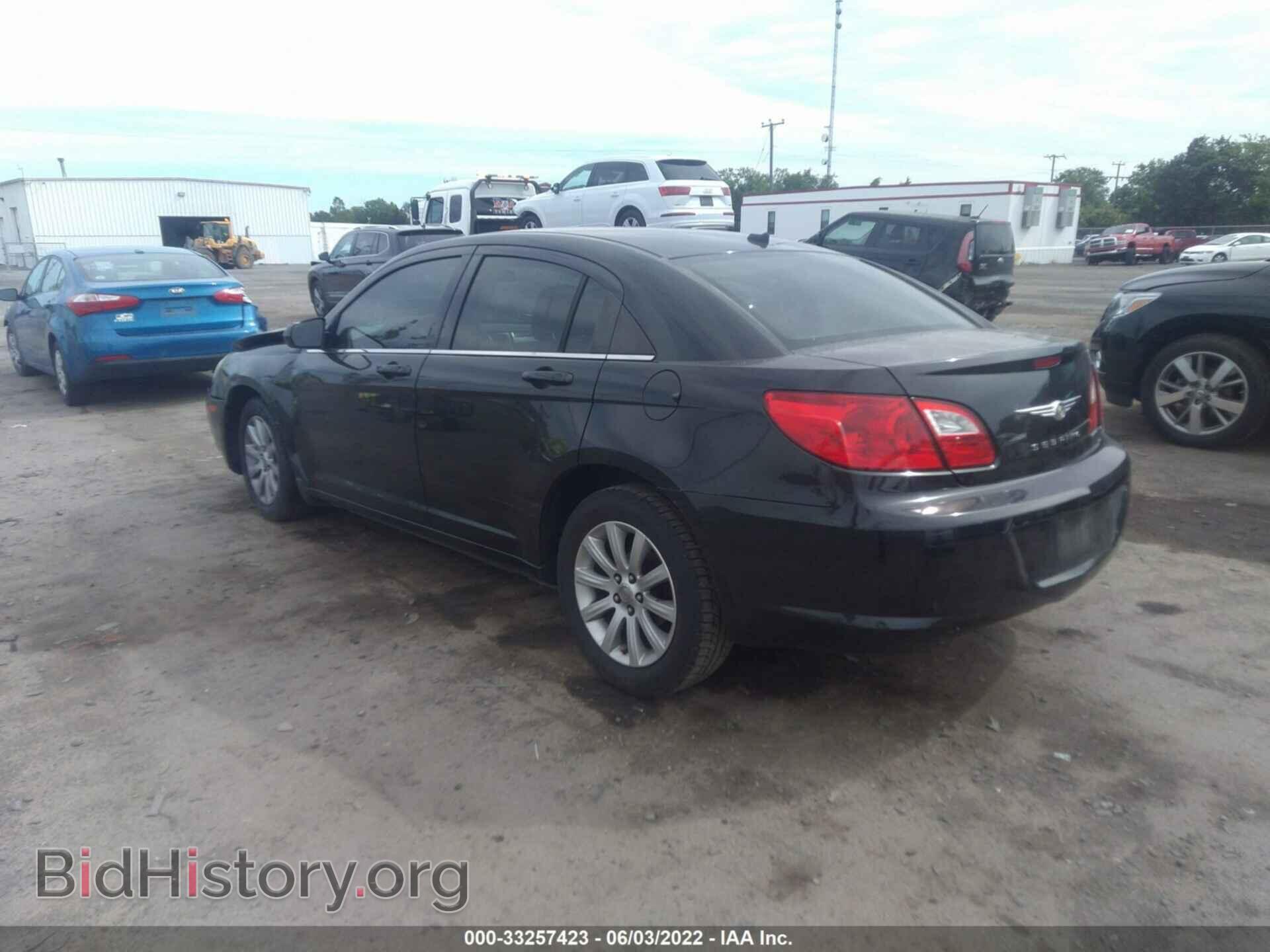 2010 CHRYSLER SEBRING - VIN: 1C3CC5FB6AN223713 - Фото 3