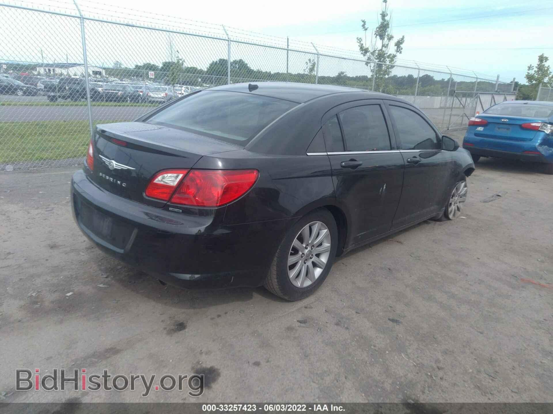 2010 CHRYSLER SEBRING - VIN: 1C3CC5FB6AN223713 - Фото 4