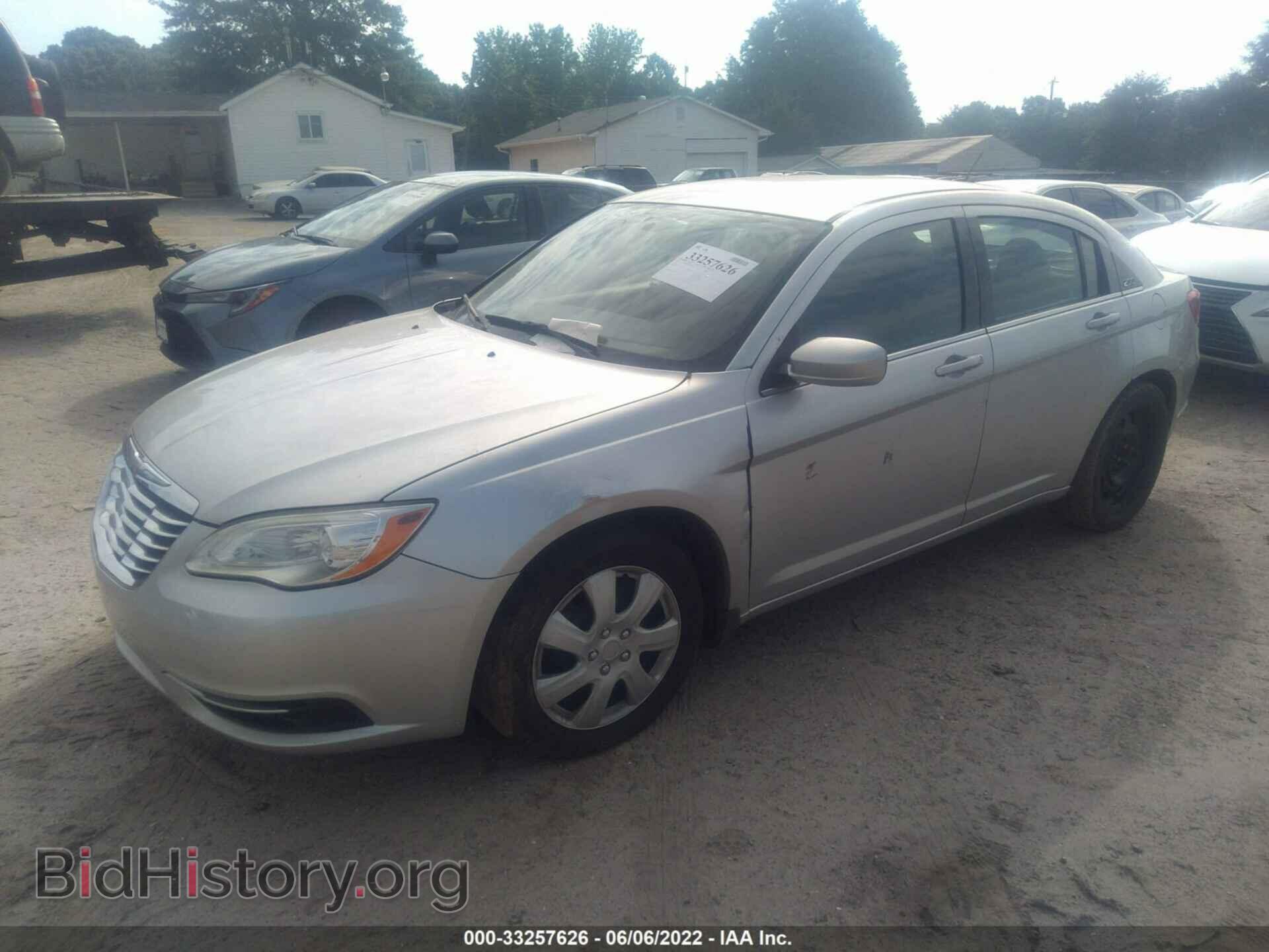 2012 CHRYSLER 200 - VIN: 1C3CCBAB9CN104742 - Фото 2