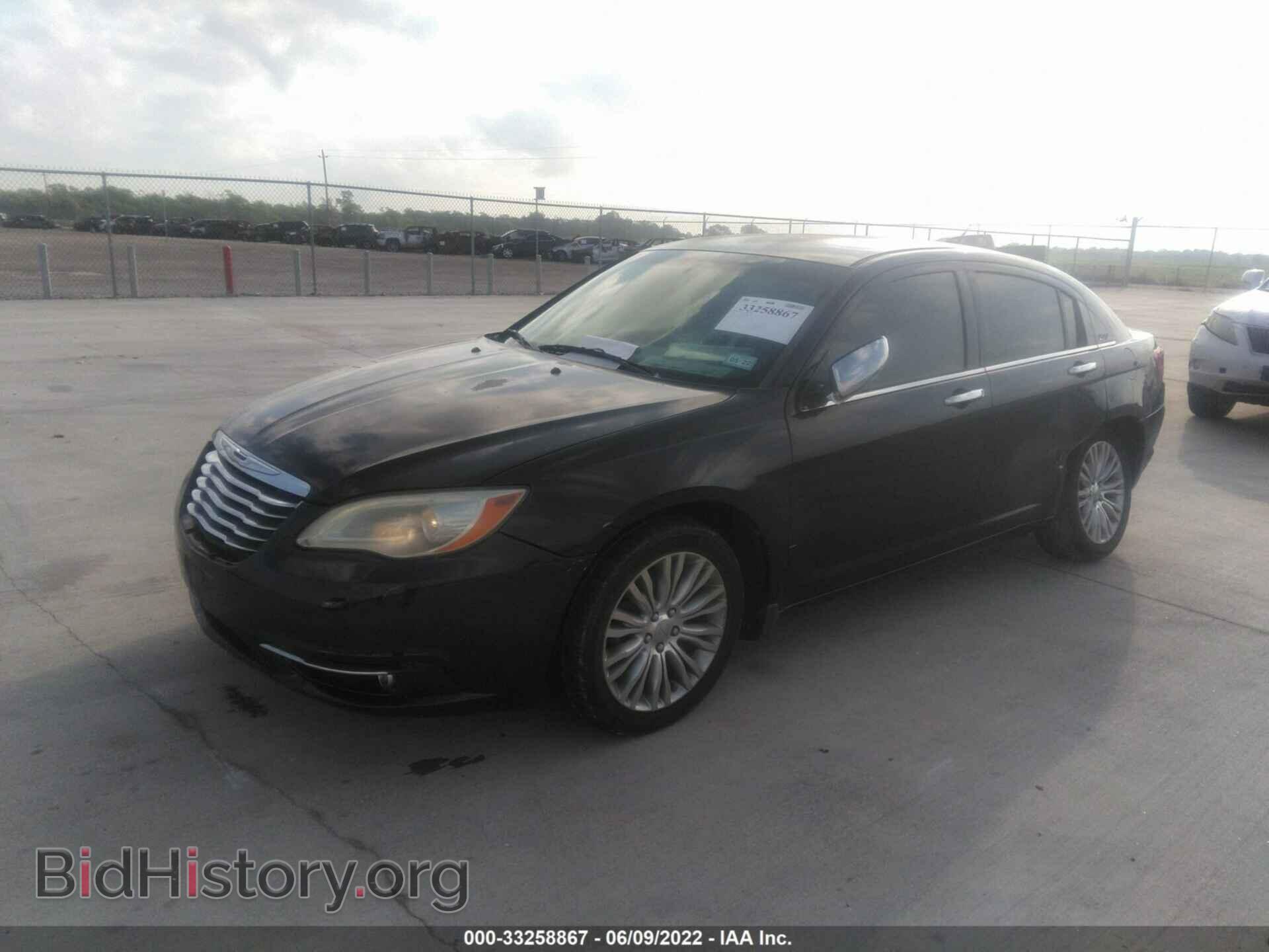 2011 CHRYSLER 200 - VIN: 1C3BC2FG8BN504368 - Фото 2