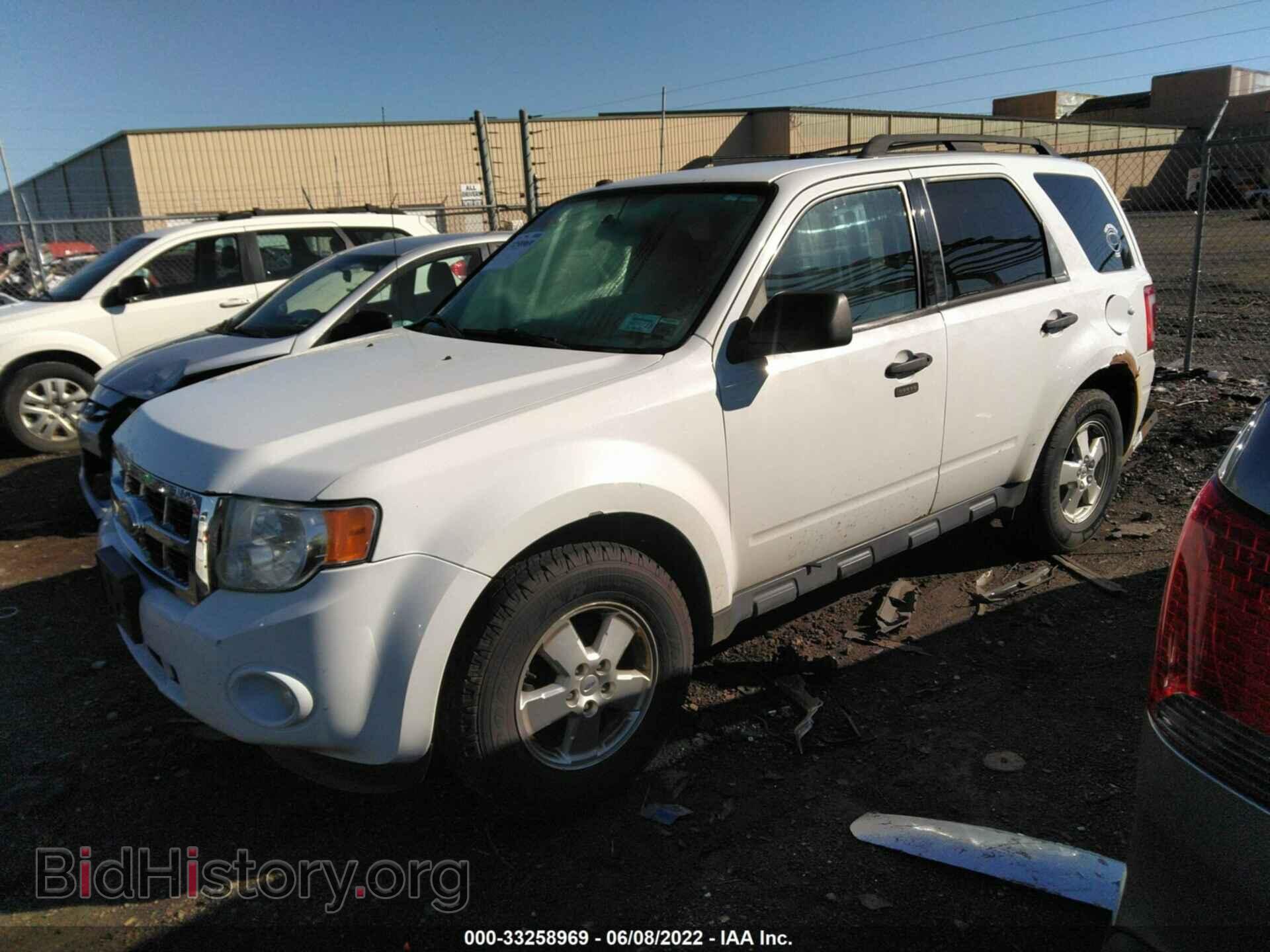 2011 FORD ESCAPE - VIN: 1FMCU0D76BKC24921 - Фото 2