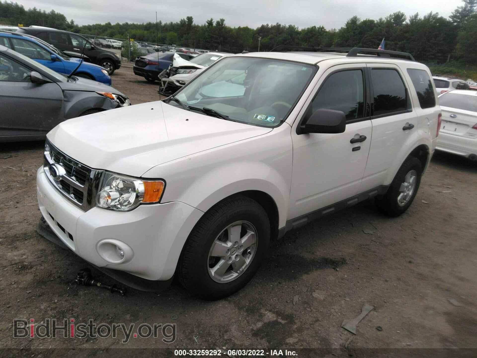 2011 FORD ESCAPE - VIN: 1FMCU0D70BKA36248 - Фото 2