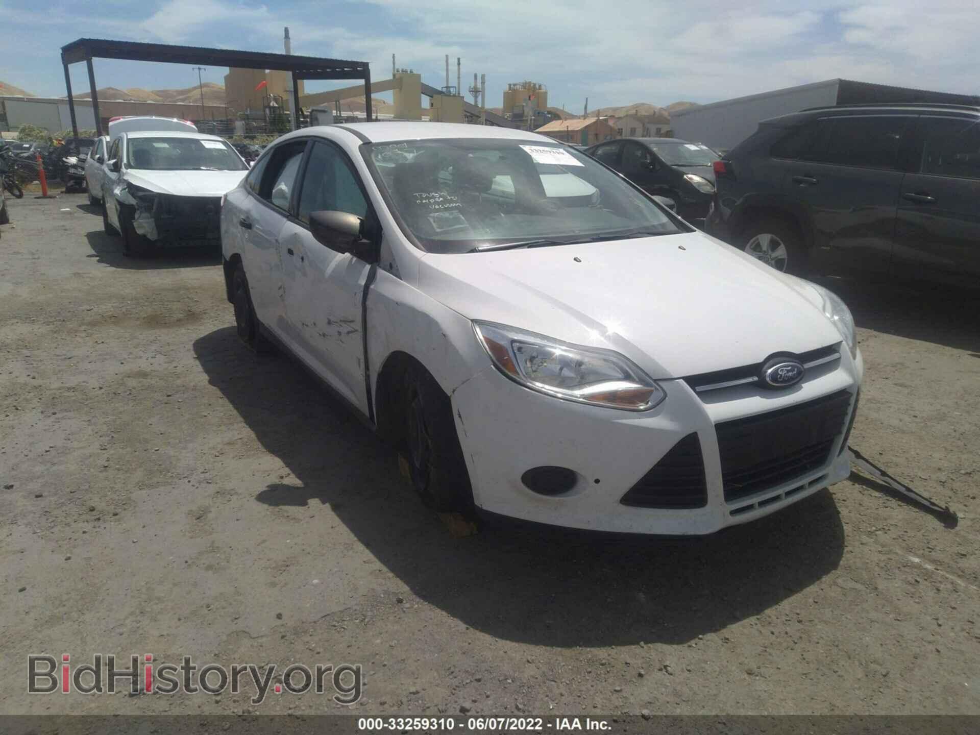 Photo 1FAHP3E24CL258136 - FORD FOCUS 2012