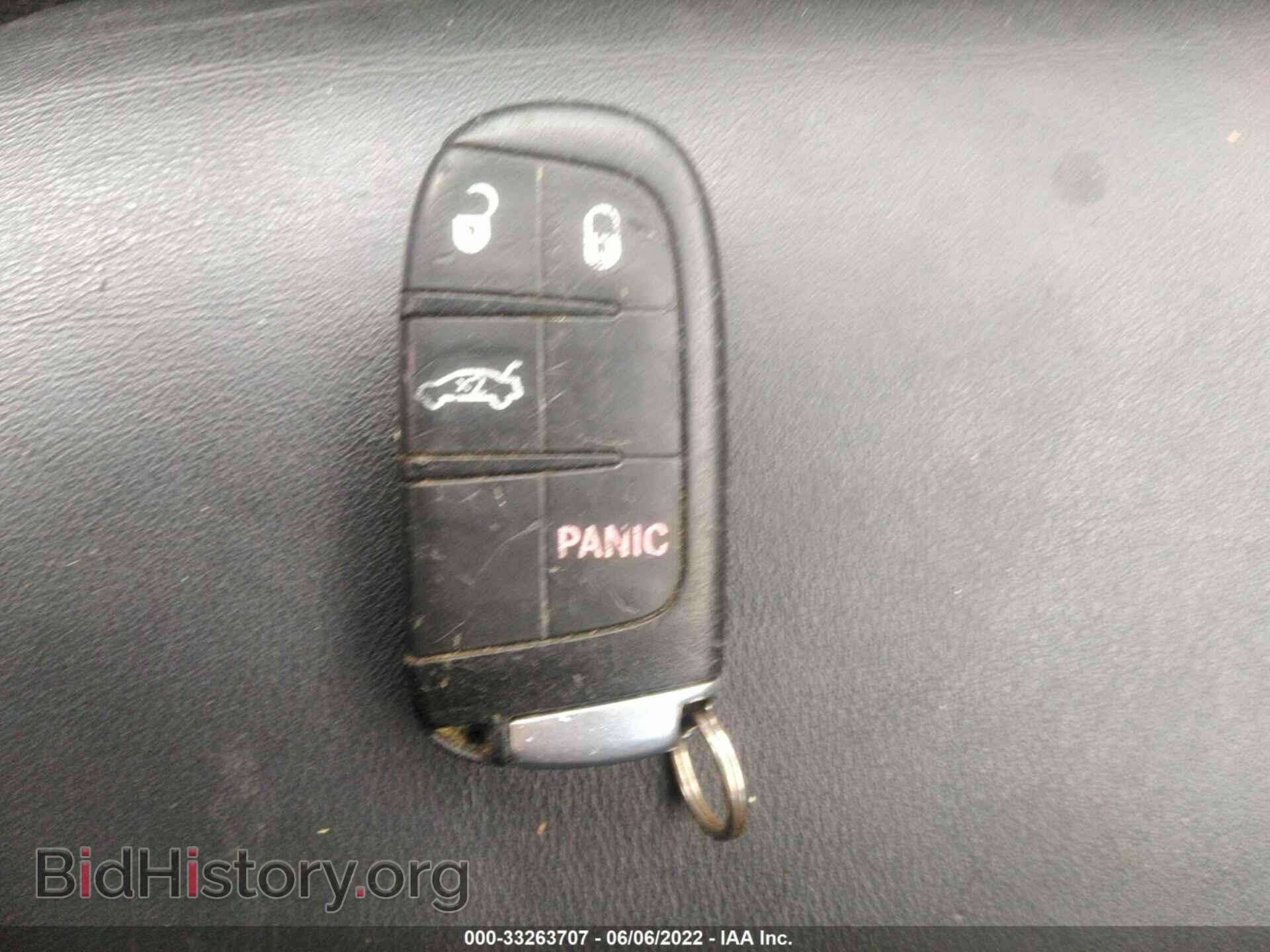 2014 CHRYSLER 300 - VIN: 2C3CCAAG0EH128090 - Фото 11