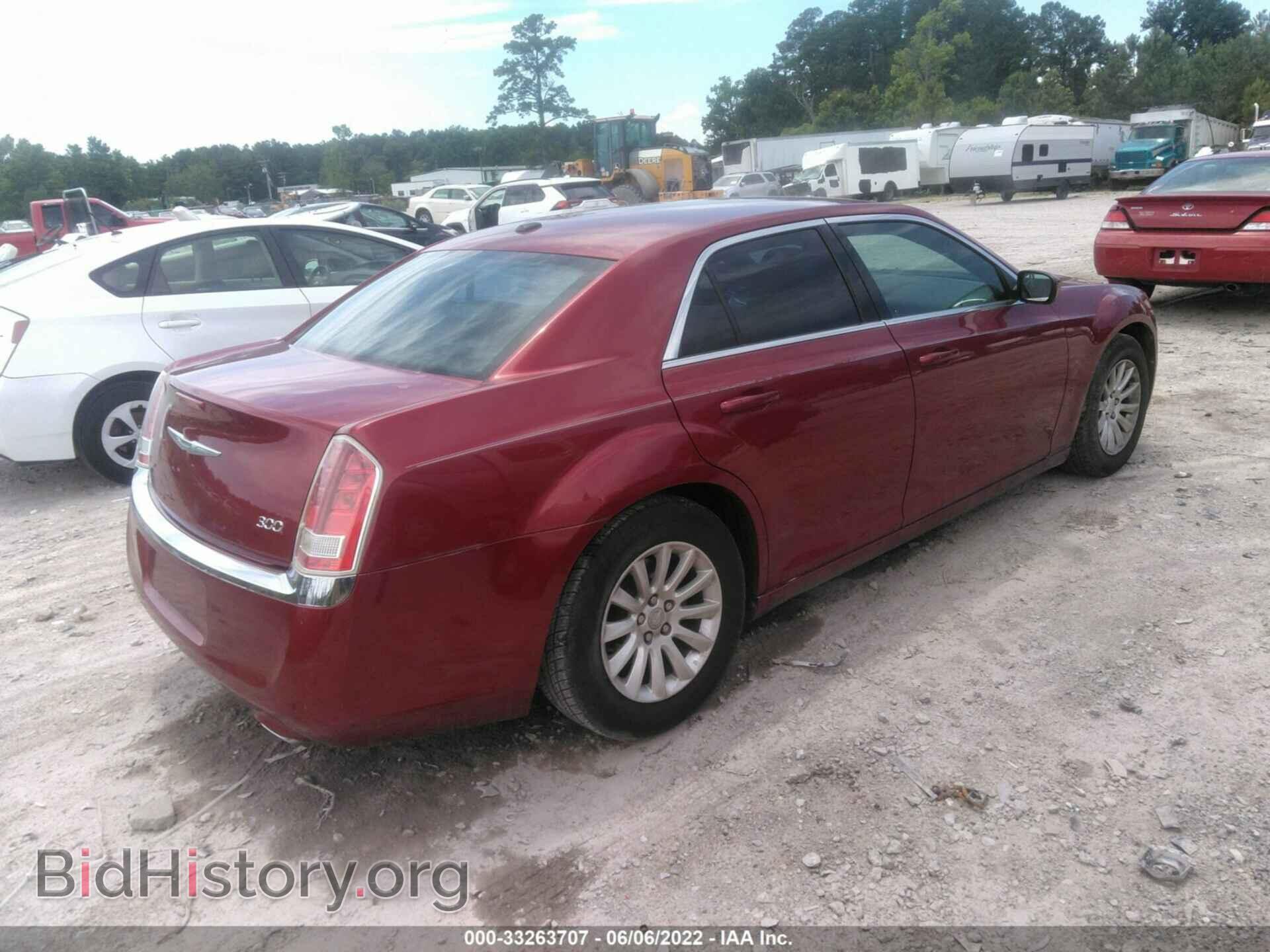 2014 CHRYSLER 300 - VIN: 2C3CCAAG0EH128090 - Фото 4